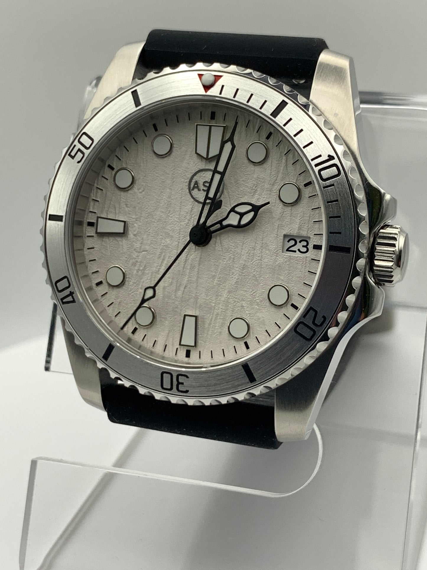 36mm Dive Watch. Textured dial.