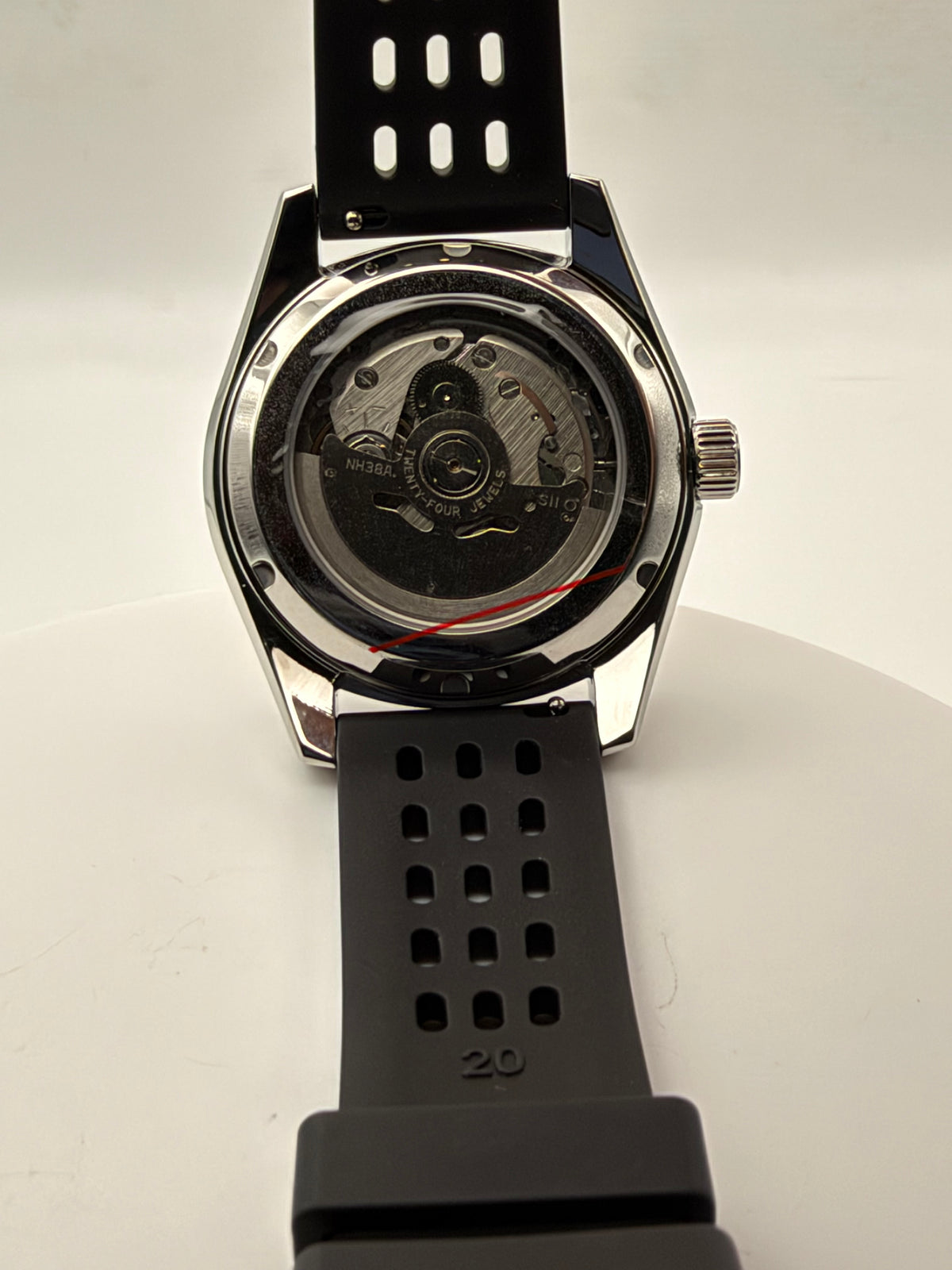 Goldfinger. 40mm stainless steel case. Sapphire crystal. Seiko NH35.