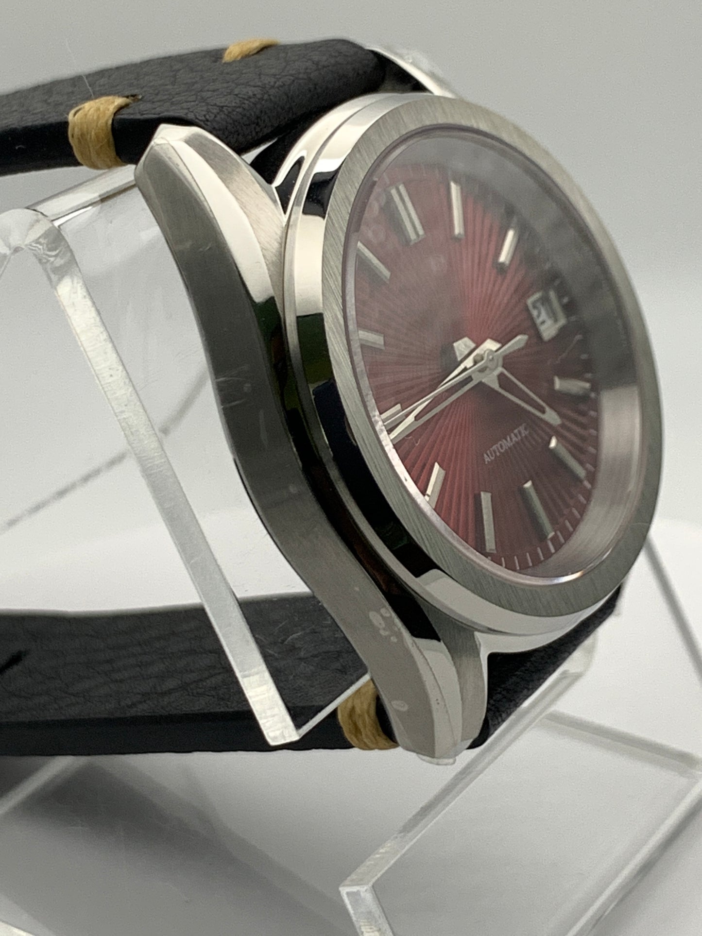 38mm Deep Red Spiral Sunray.