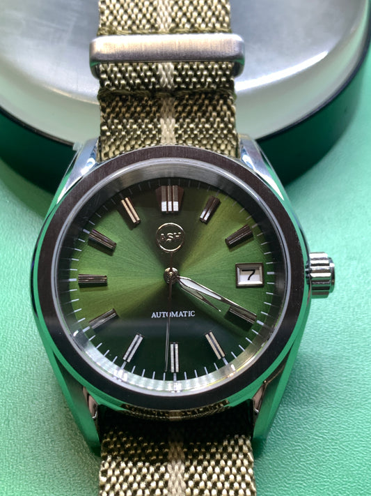 Ithilien. 38mm Stainless steel case. Sapphire crystal. Seiko NH35.