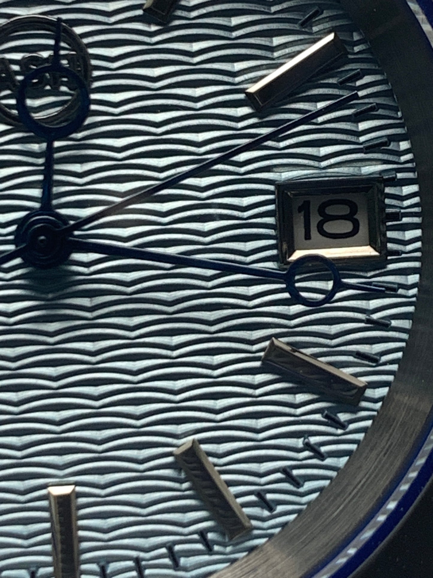 Frostbyte. 39mm stainless steel. Textured dial with blued handset. Sapphire crystal. Seiko NH35.