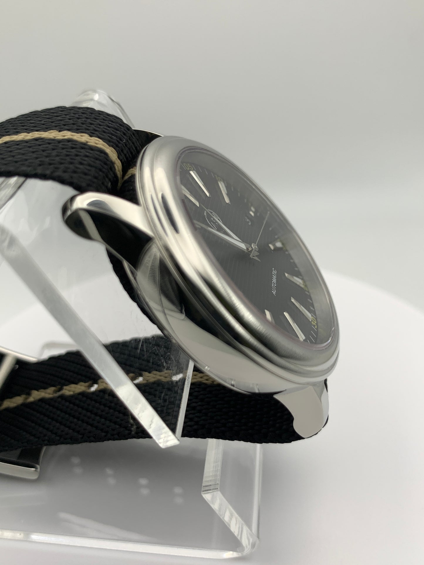 40mm Black shutter sport watch.