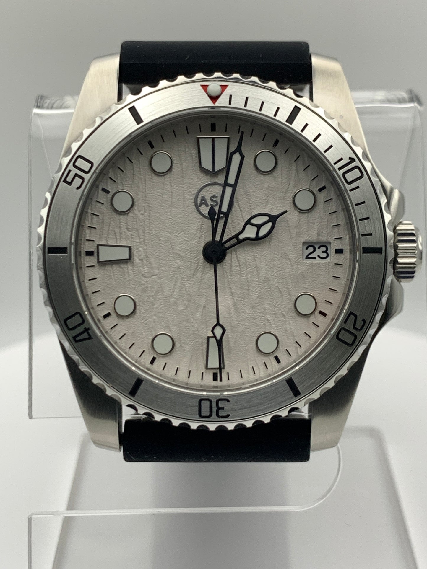 36mm Dive Watch. Textured dial.