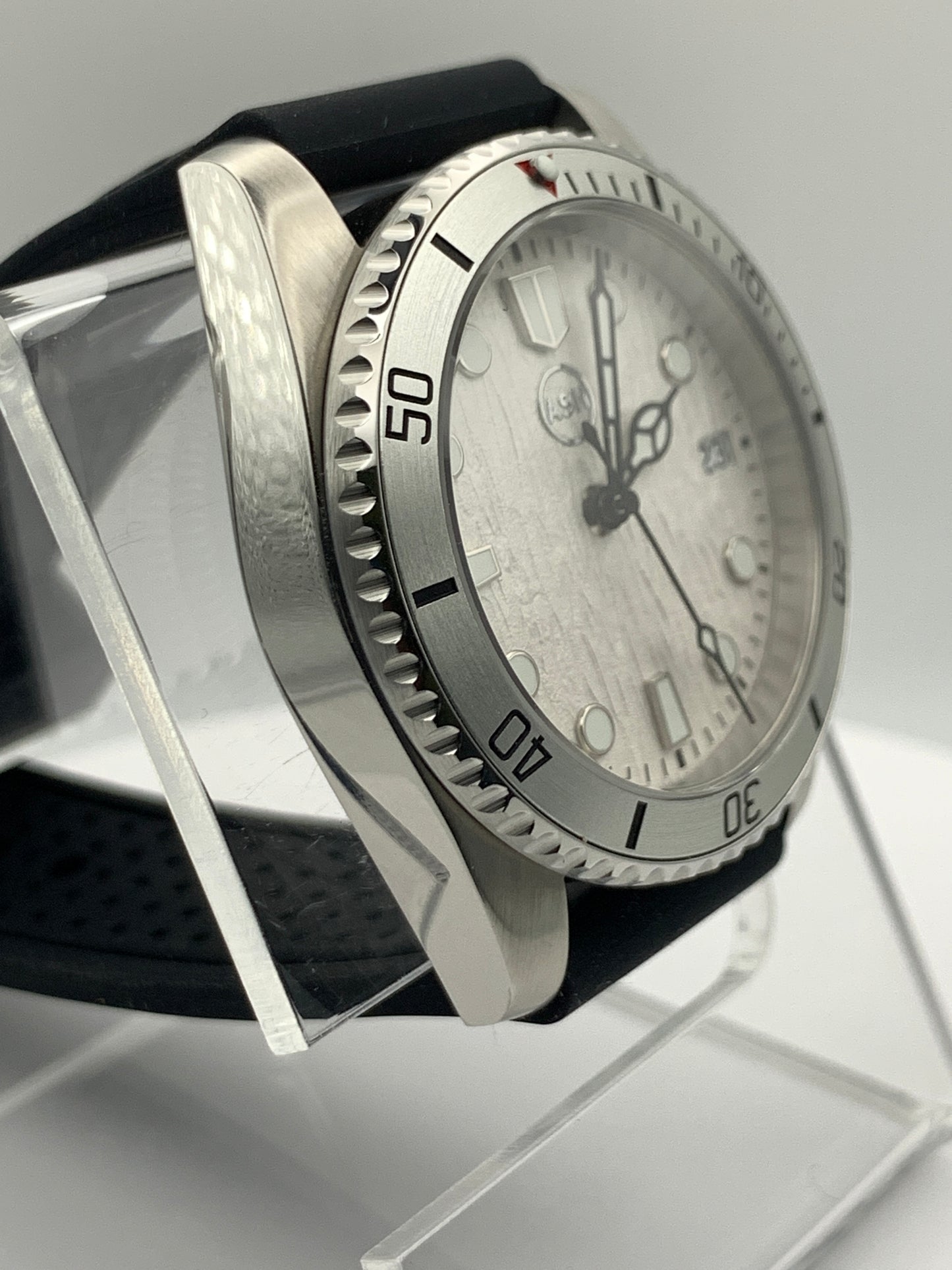 36mm Dive Watch. Textured dial.