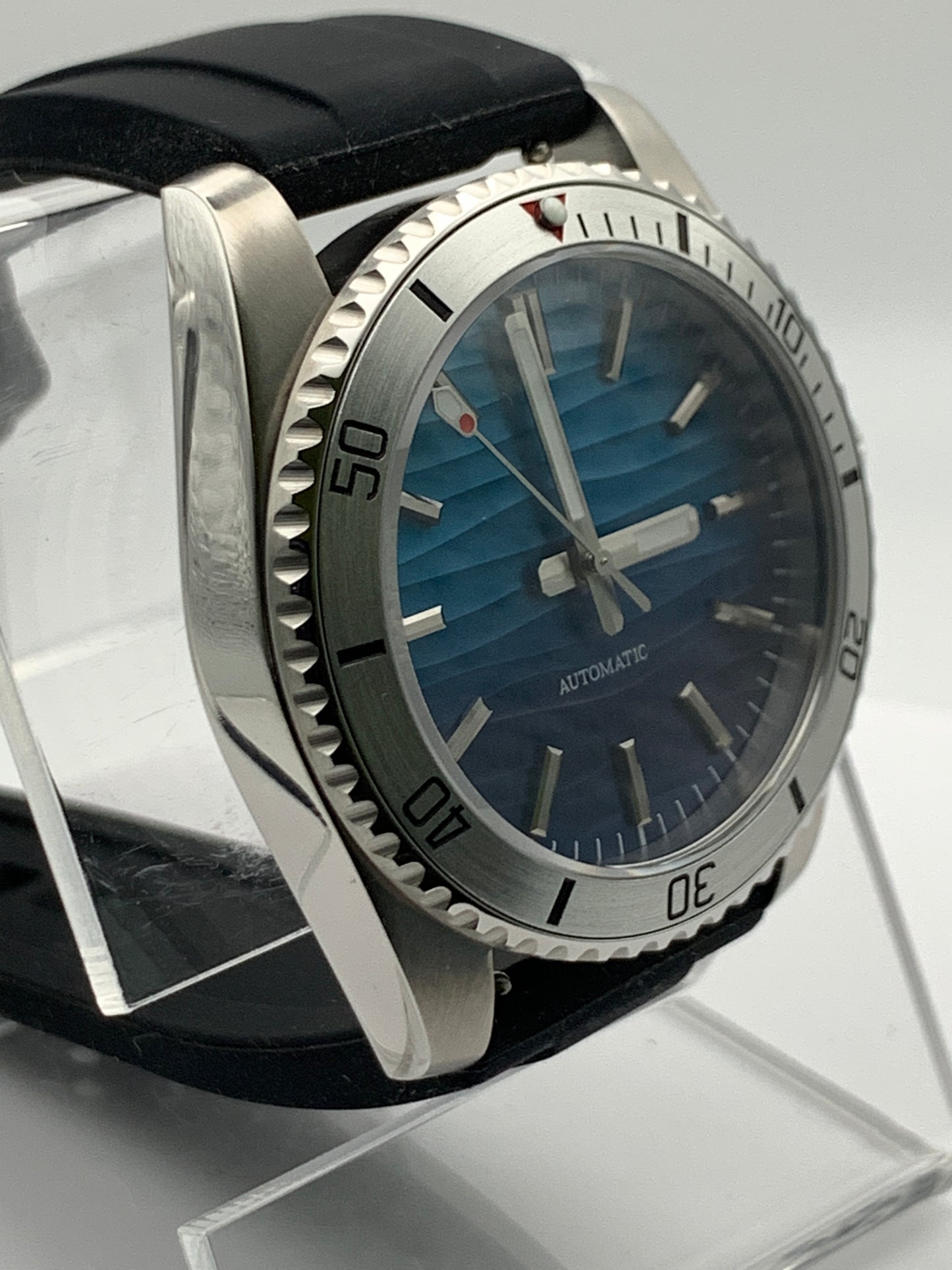 37mm Dive Watch. Blue fade wave dial.