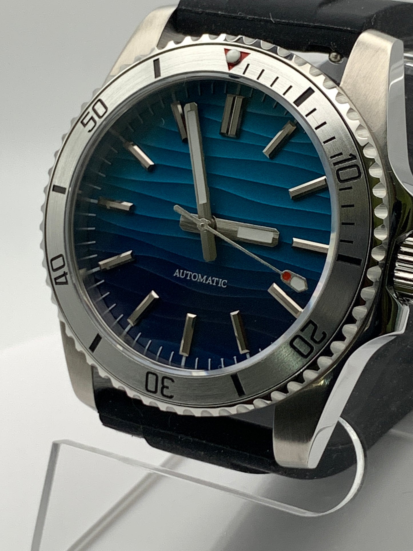 37mm Dive Watch. Blue fade wave dial.