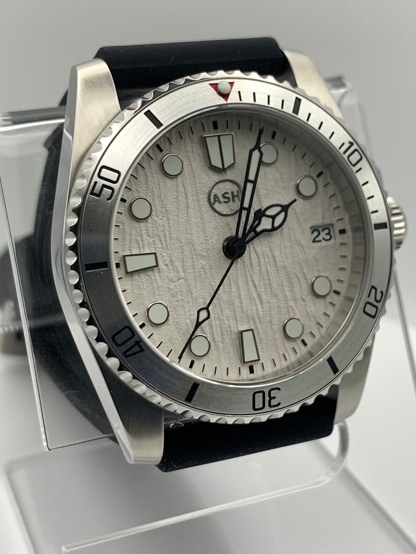 36mm Dive Watch. Textured dial.