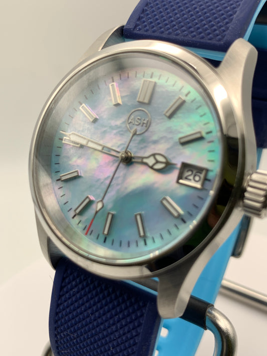 Cumulus. 36mm Stainless steel. Sapphire crystal. Seiko NH35.