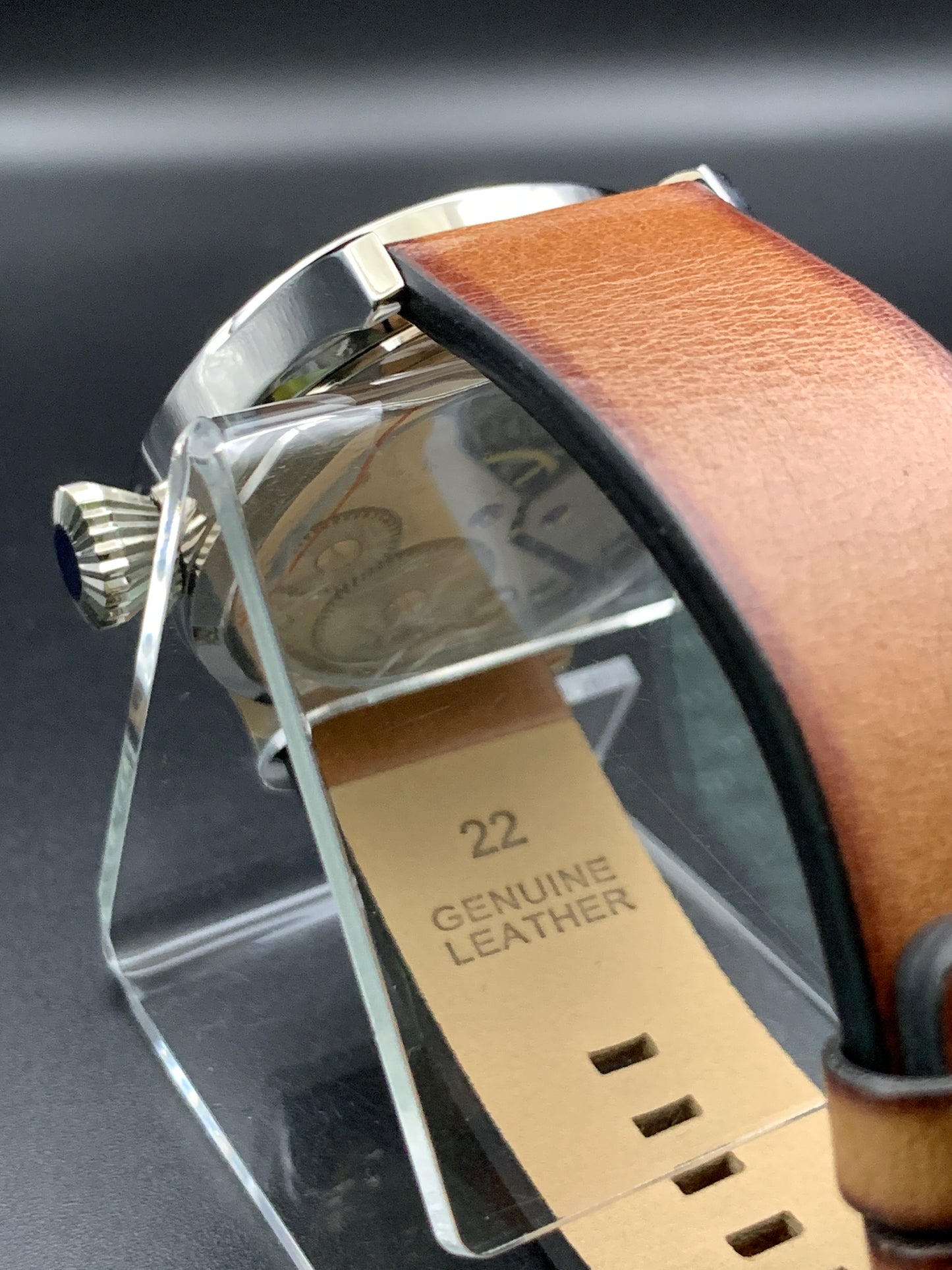 42mm Dark green mother of pearl. Swiss movement.