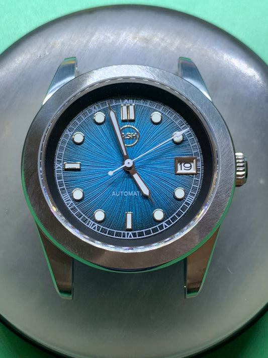 Thalassa - 39mm 3 piece stainless steel case. Sapphire crystal. Seiko NH35.