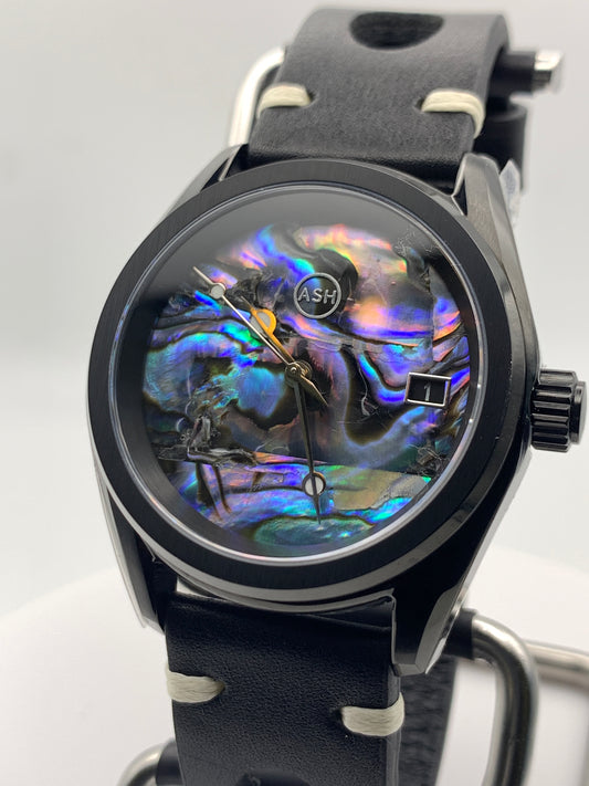 Wave Pool. 39mm PVD case. Sapphire crystal. Seiko NH35.