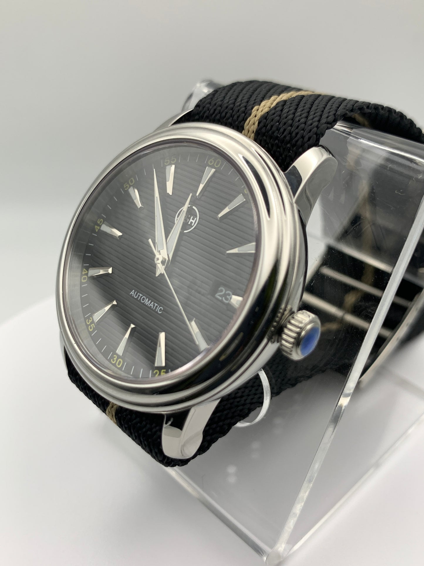 40mm Black shutter sport watch.