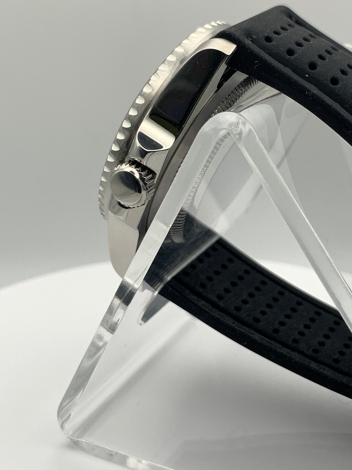 36mm Dive Watch. Textured dial.