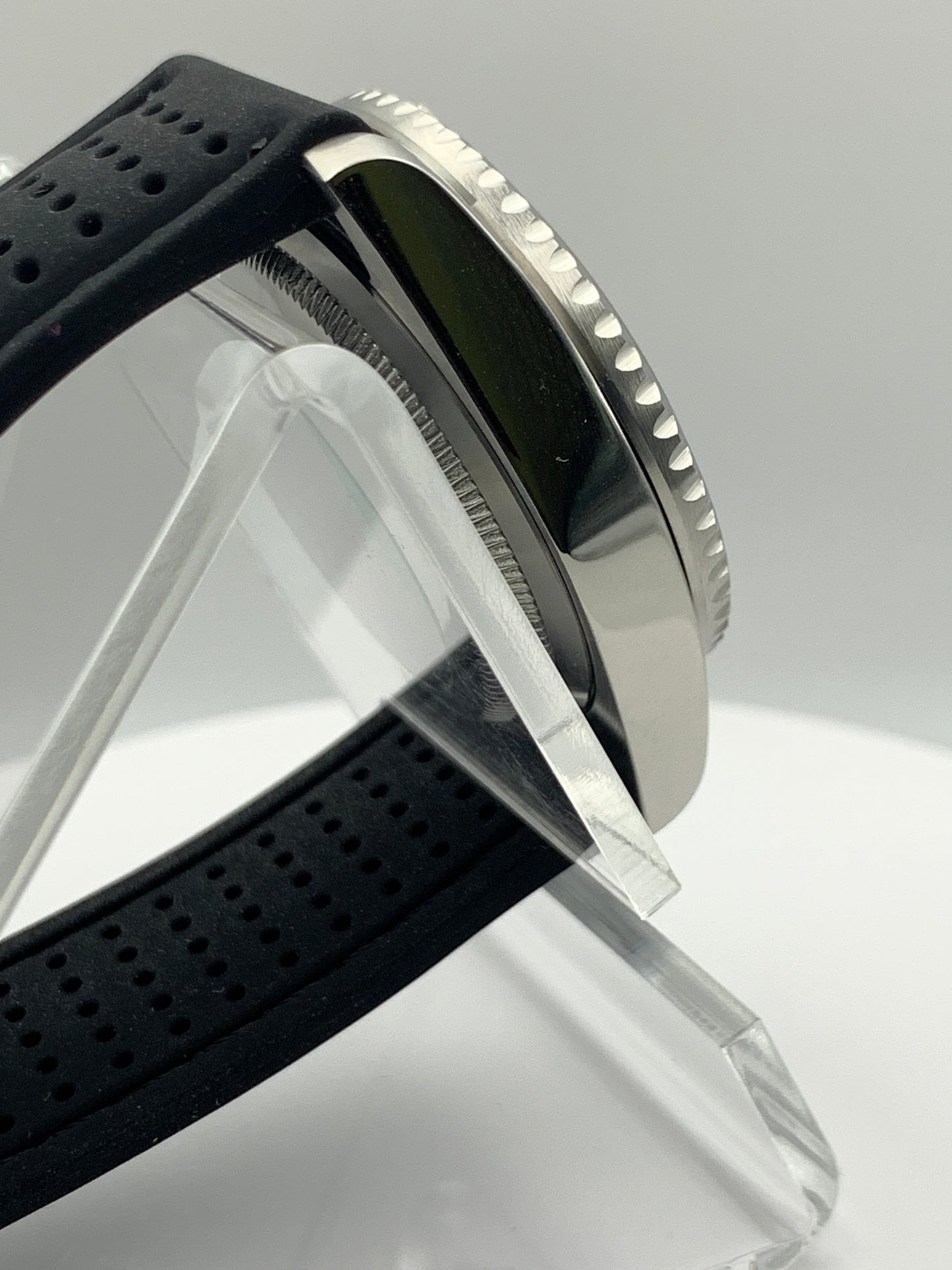 36mm Dive Watch. Textured dial.