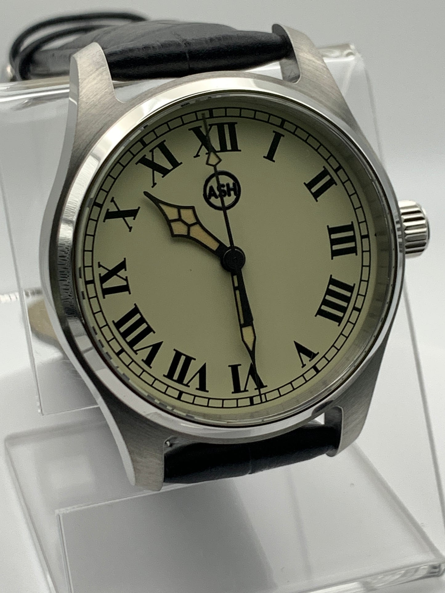 39mm Cream Roman Numerals