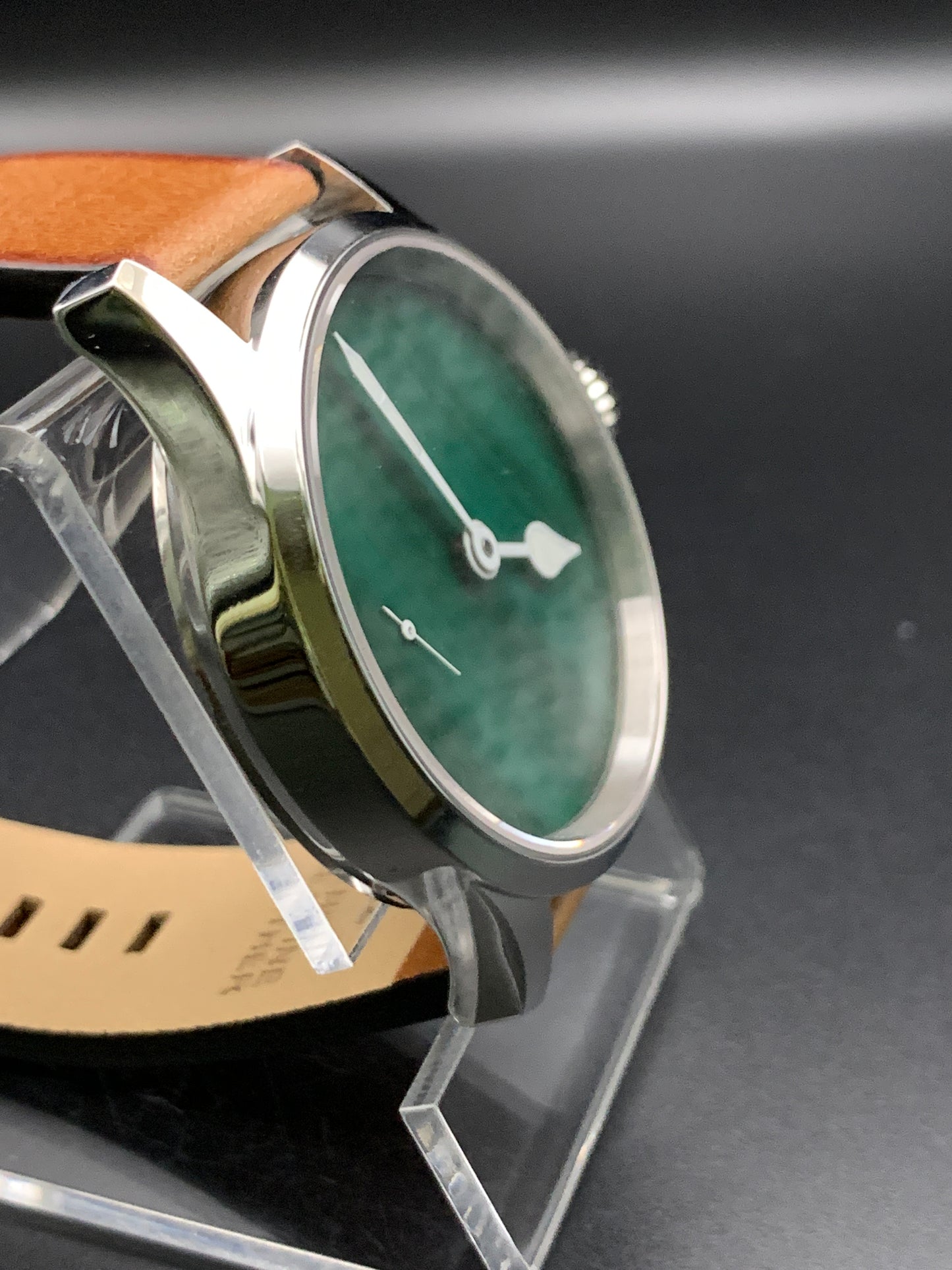 42mm Dark green mother of pearl. Swiss movement.