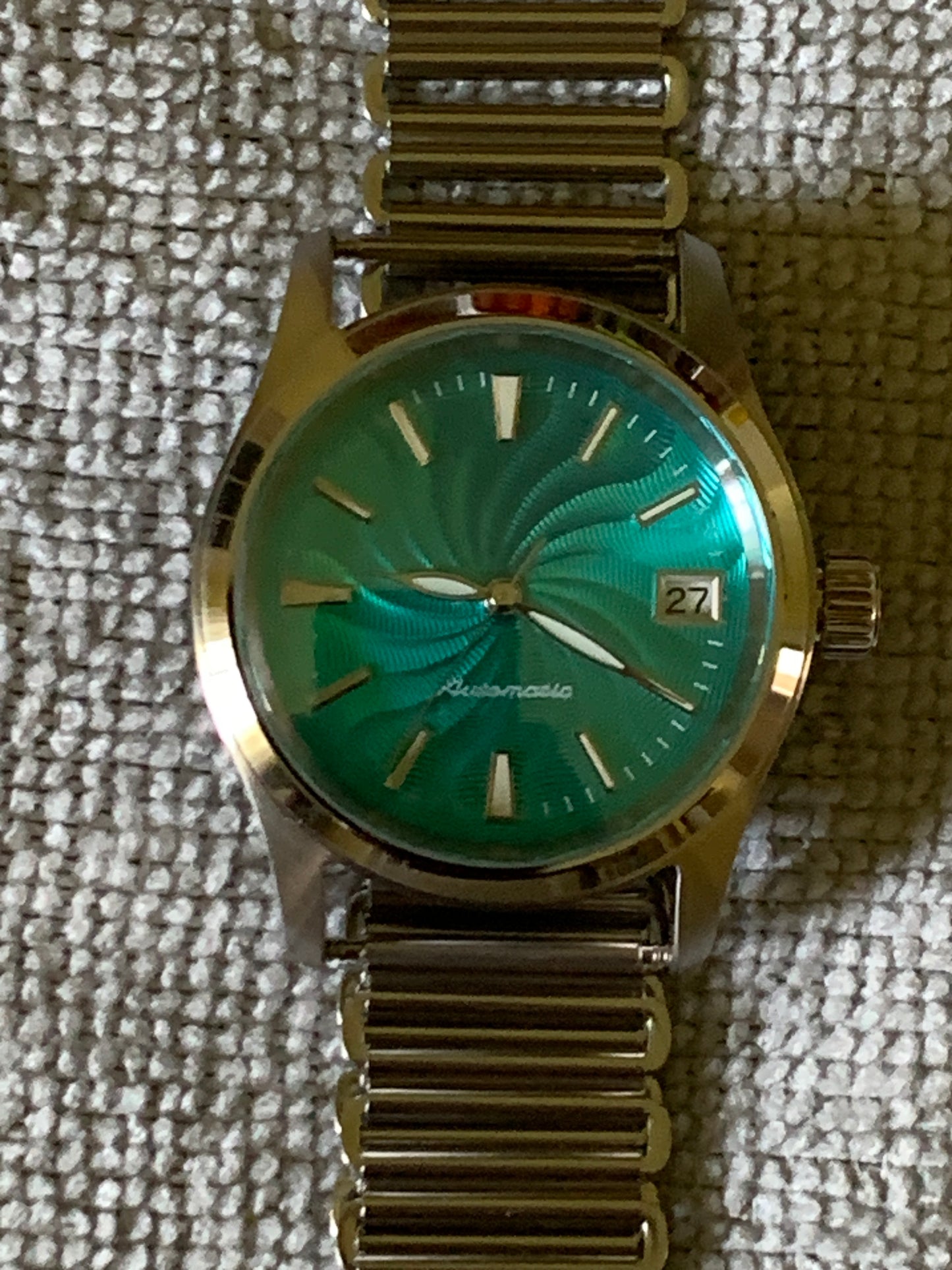 More Teal. 36mm Stainless steel case. Sapphire crystal. Seiko NH35.