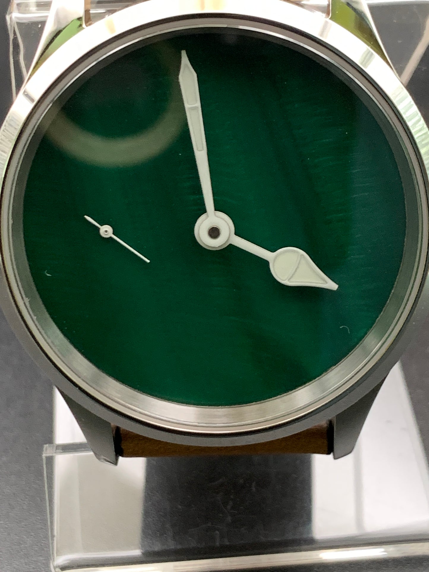 42mm Dark green mother of pearl. Swiss movement.
