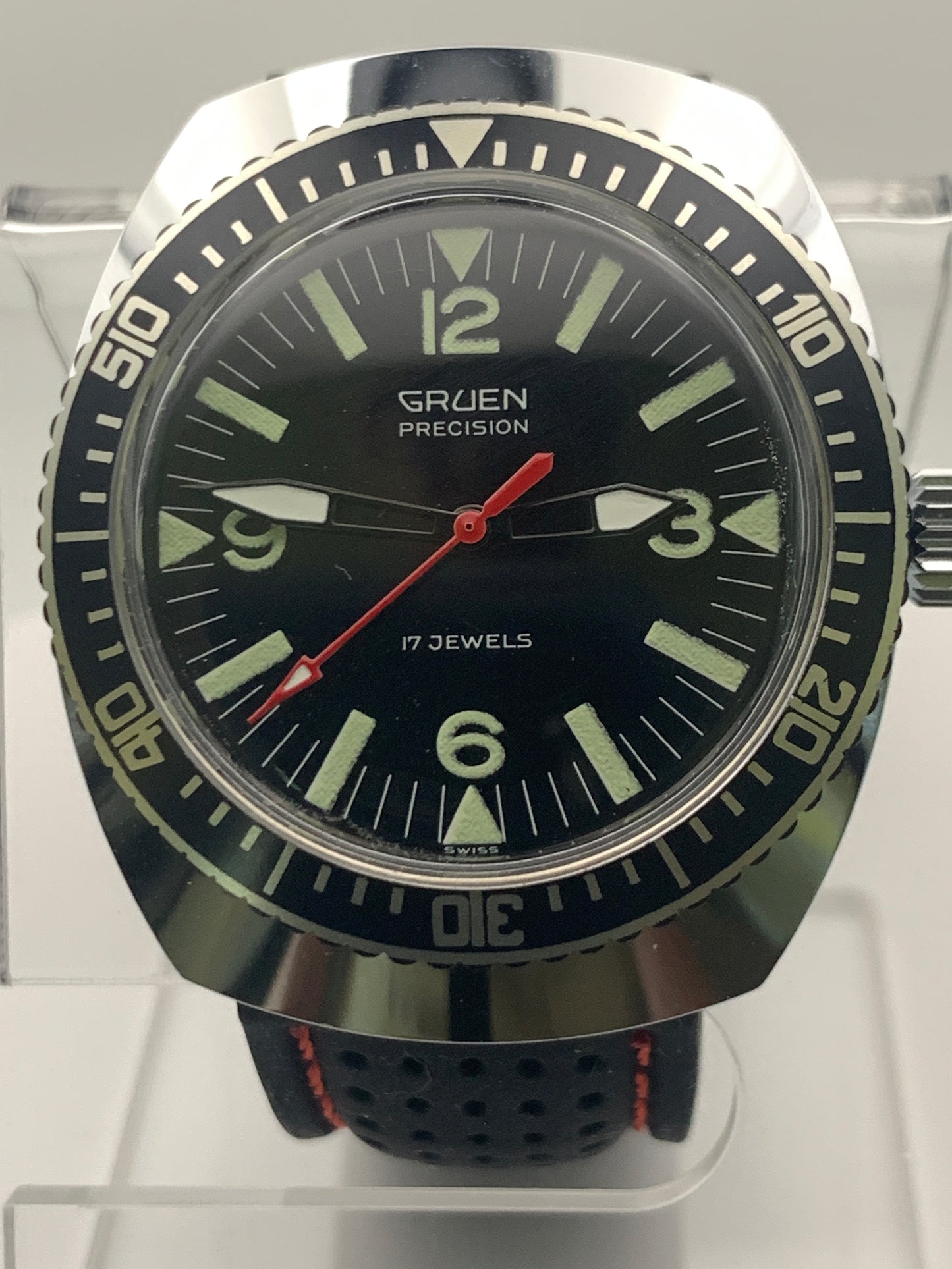 NOS 37mm Gruen Case and Dial. 2 Rubber straps included.