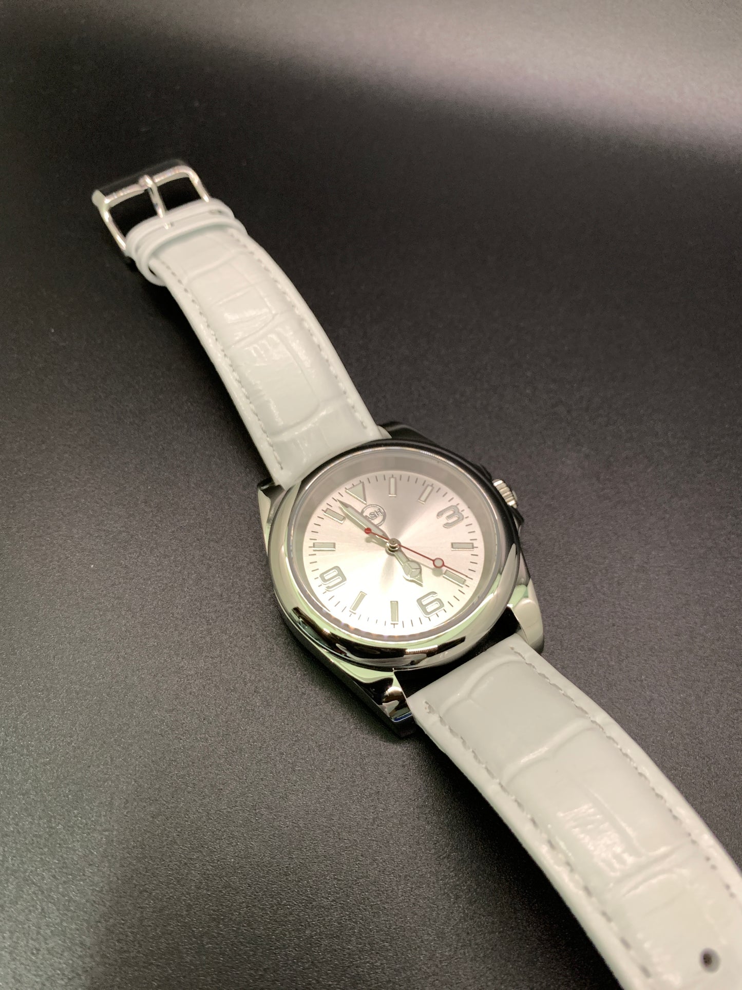 Silver Sunray Explorer Type Wristwatch