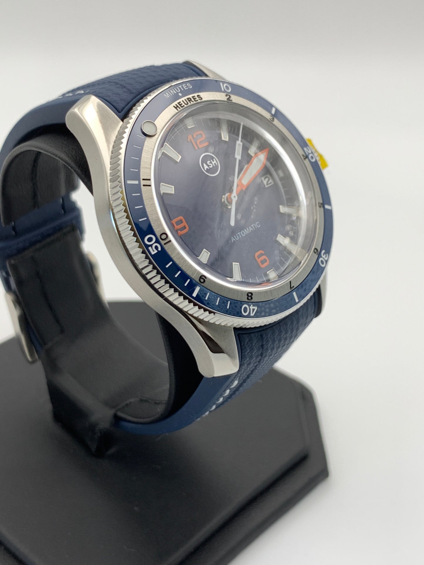 Custom Automatic Blue and Orange Dive Seiko Wristwatch