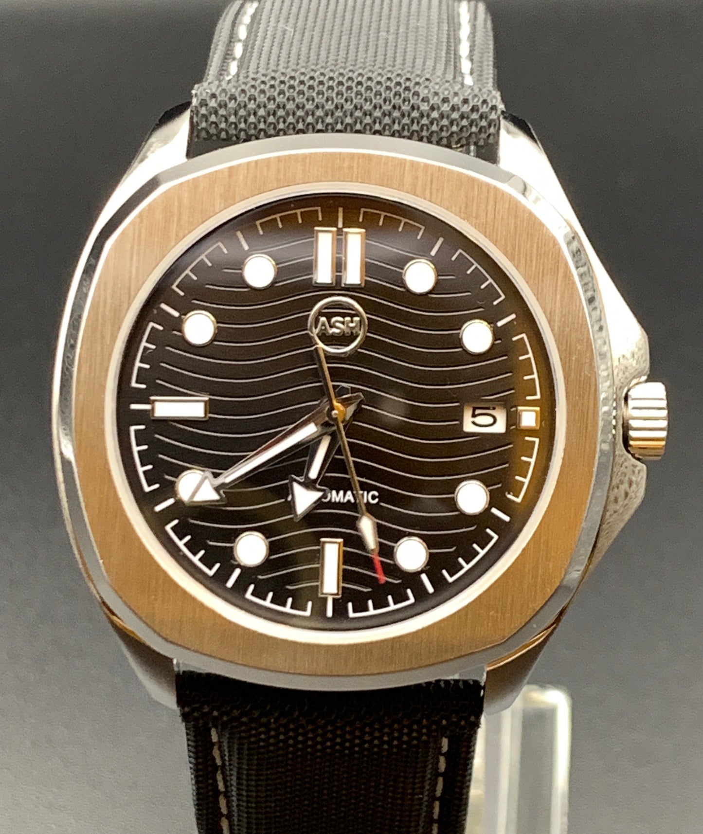 Black Waves Dial Wristwatch. Seiko NH35 Automatic.
