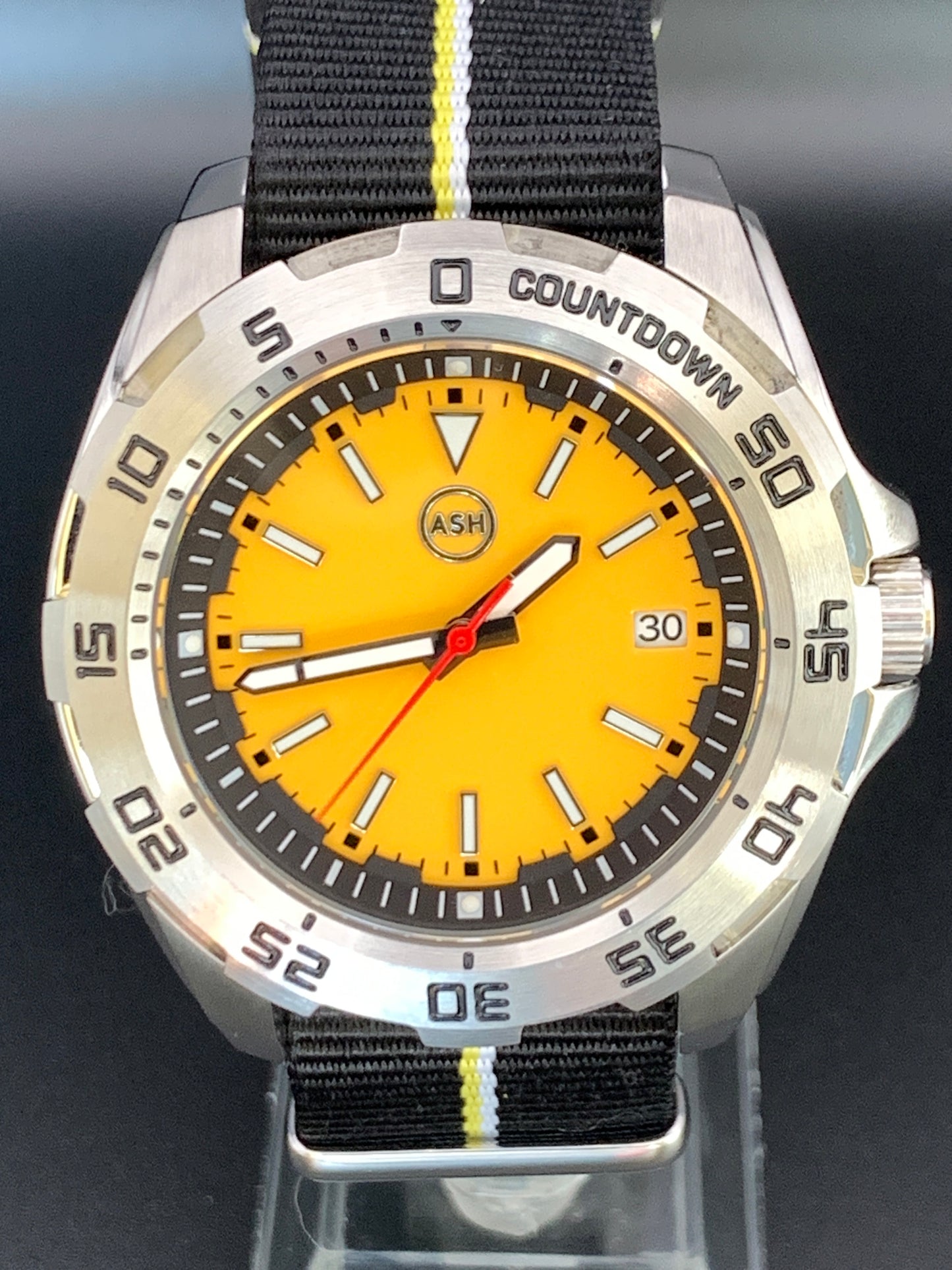 Yellow Countdown Sport Wristwatch Seiko NH35