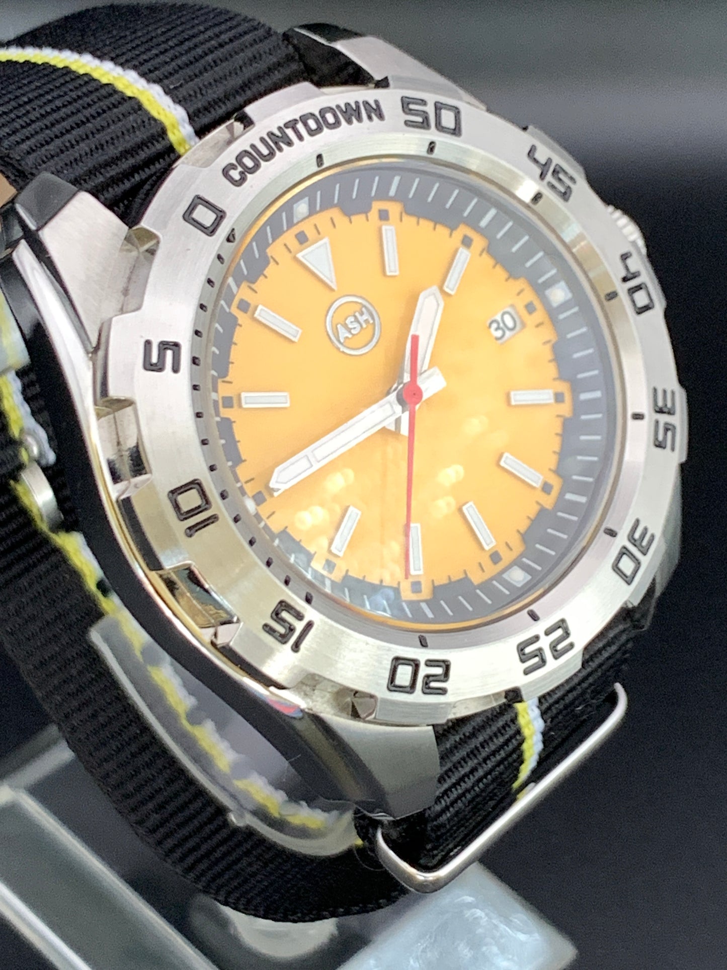 Yellow Countdown Sport Wristwatch Seiko NH35