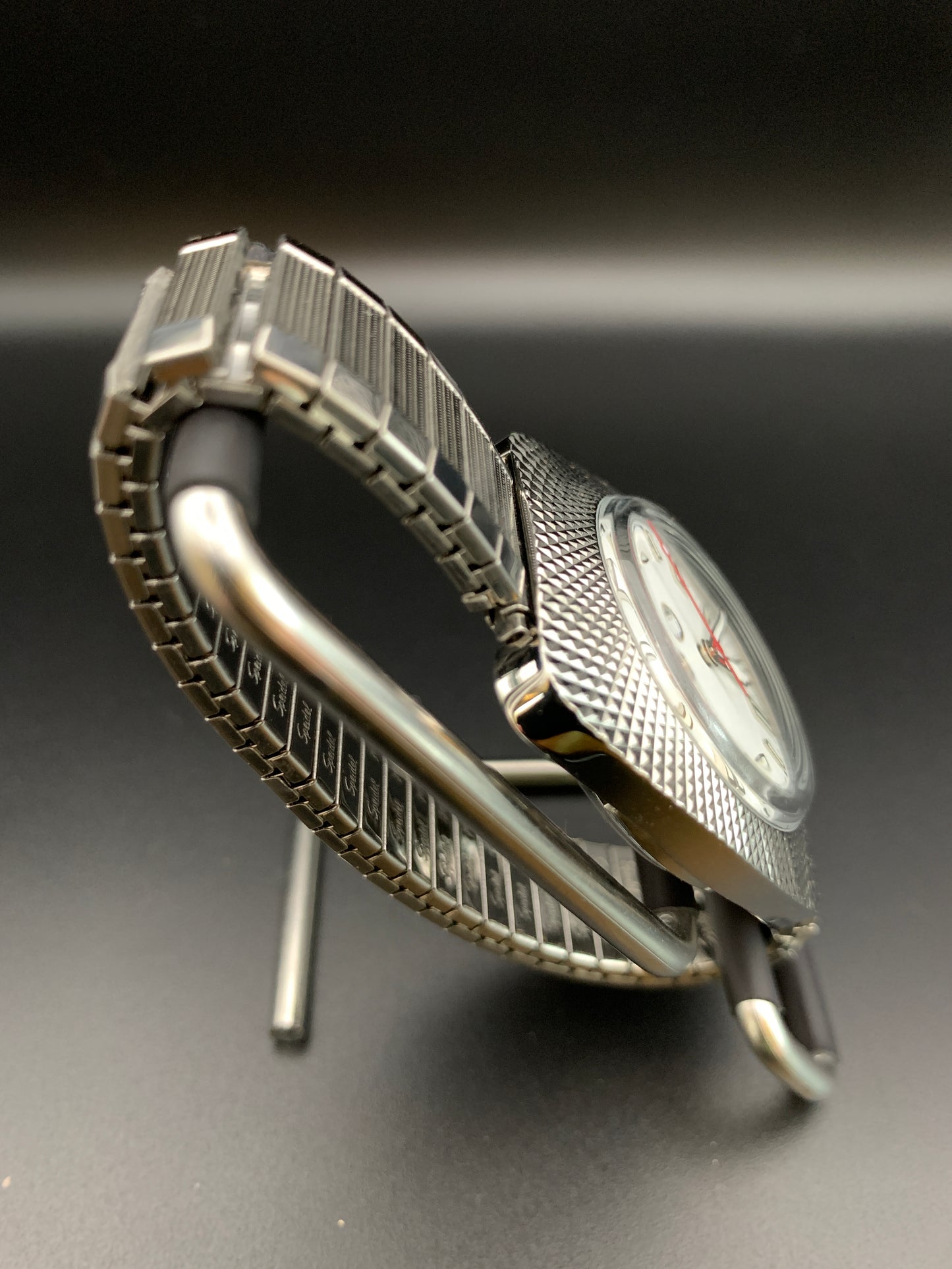 Vintage style faceted case wristwatch. Seiko NH38.
