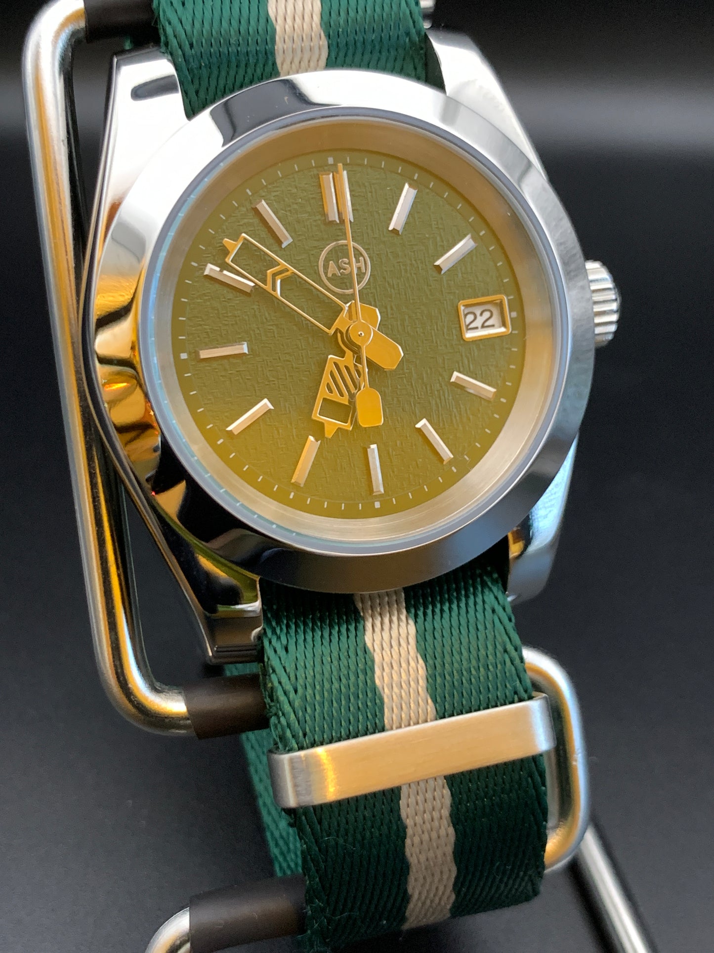 Green and Silver Sport Watch. Eagles colors. Seiko NH35.