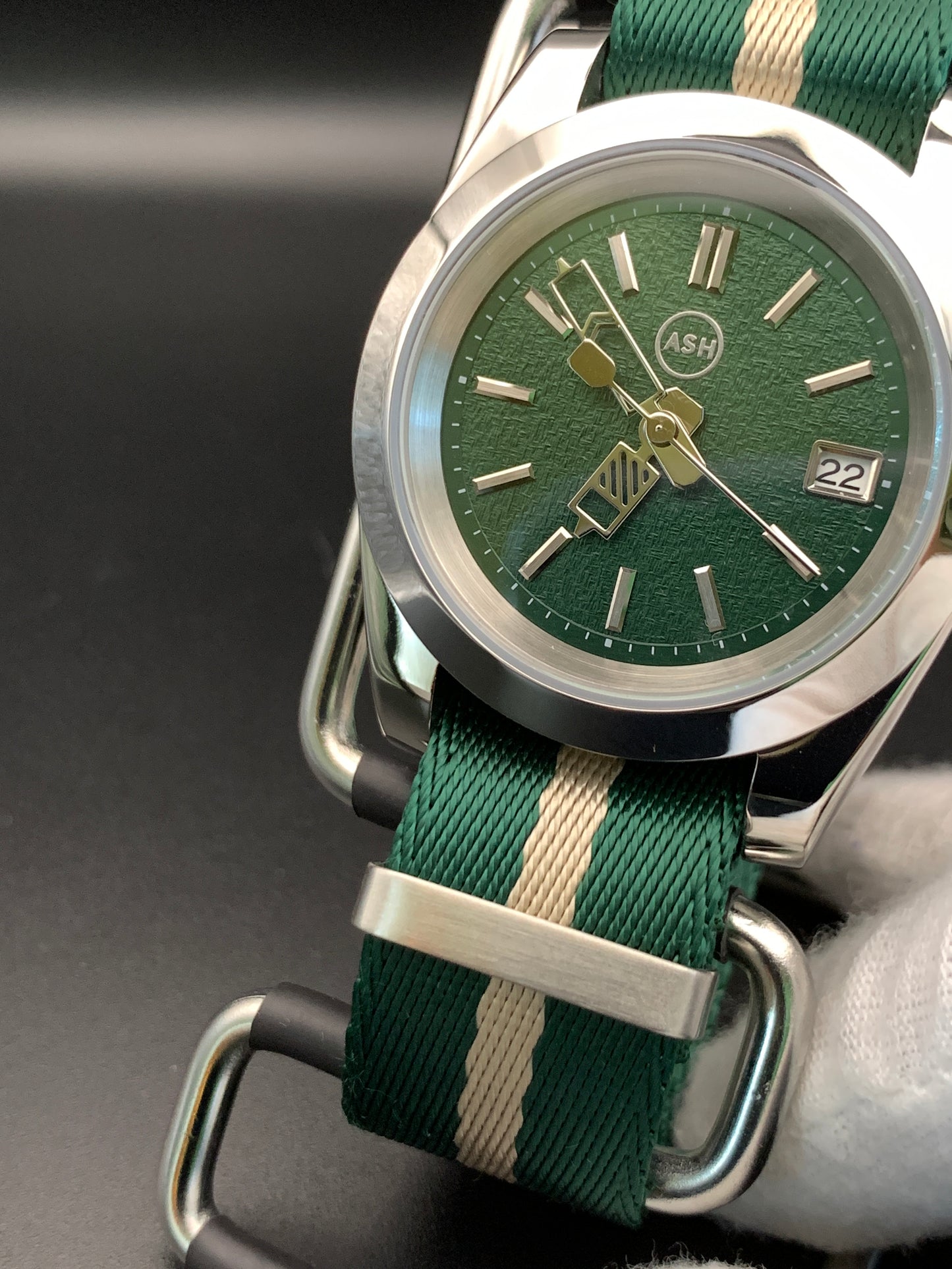 Green and Silver Sport Watch. Eagles colors. Seiko NH35.