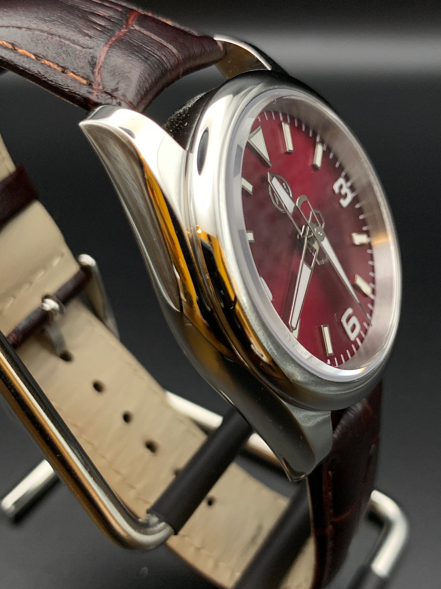 Crimson Dial. 36mm Dress Watch. Unique Handset.