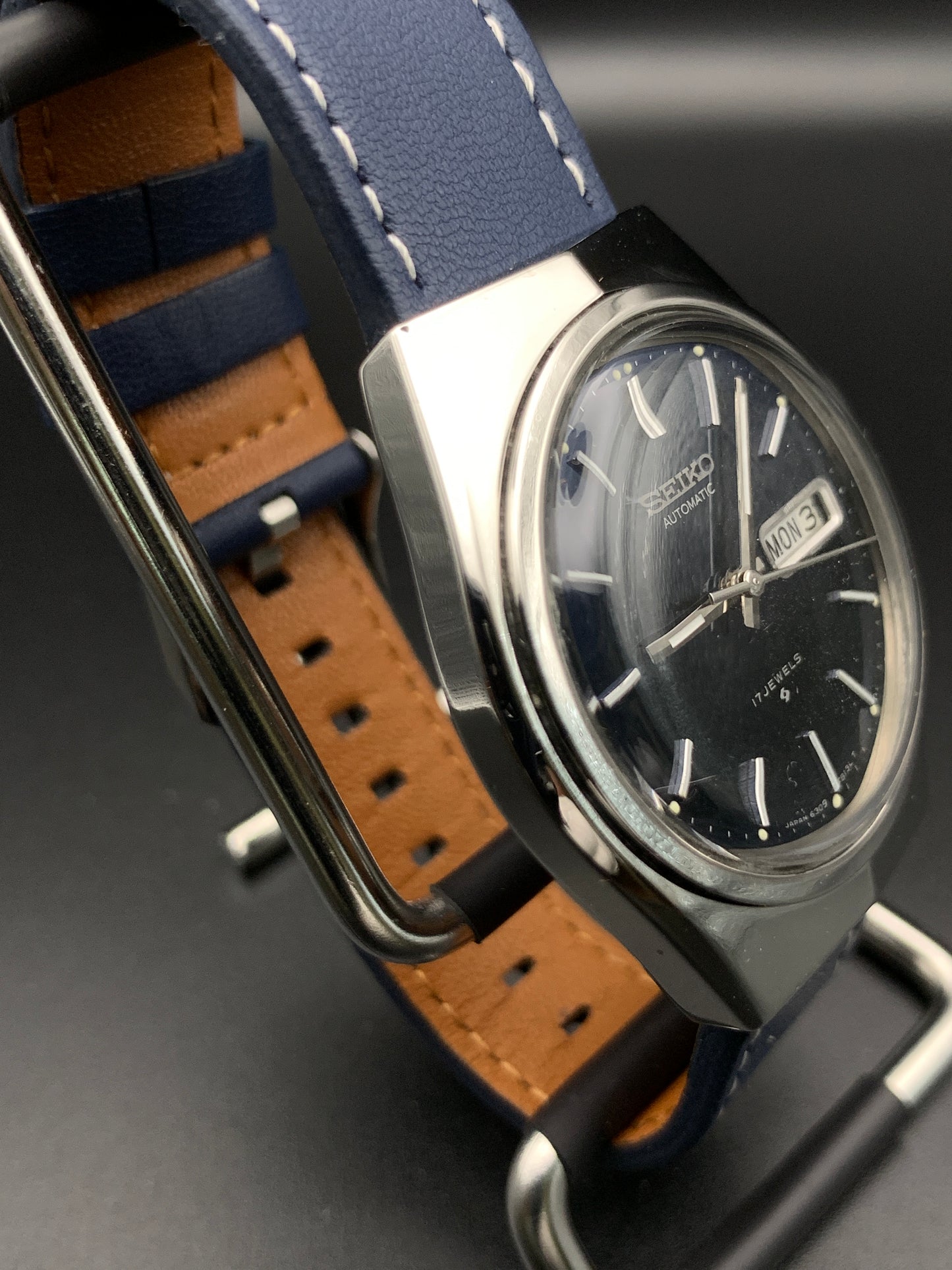 Vintage Seiko 6309-813. Blue Sunray dial. Serviced and regulated.