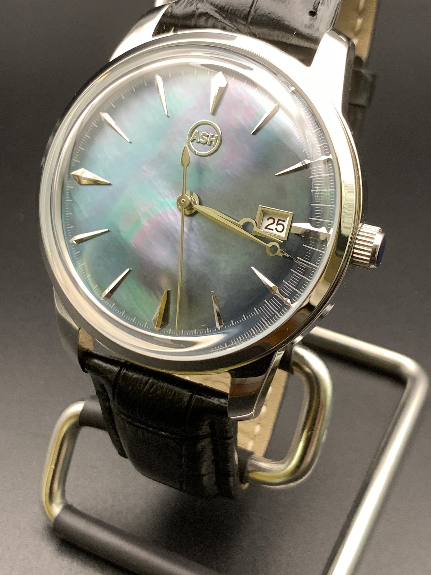 Stunning Mother of Pearl Domed Crystal Dress Watch. Seiko NH35