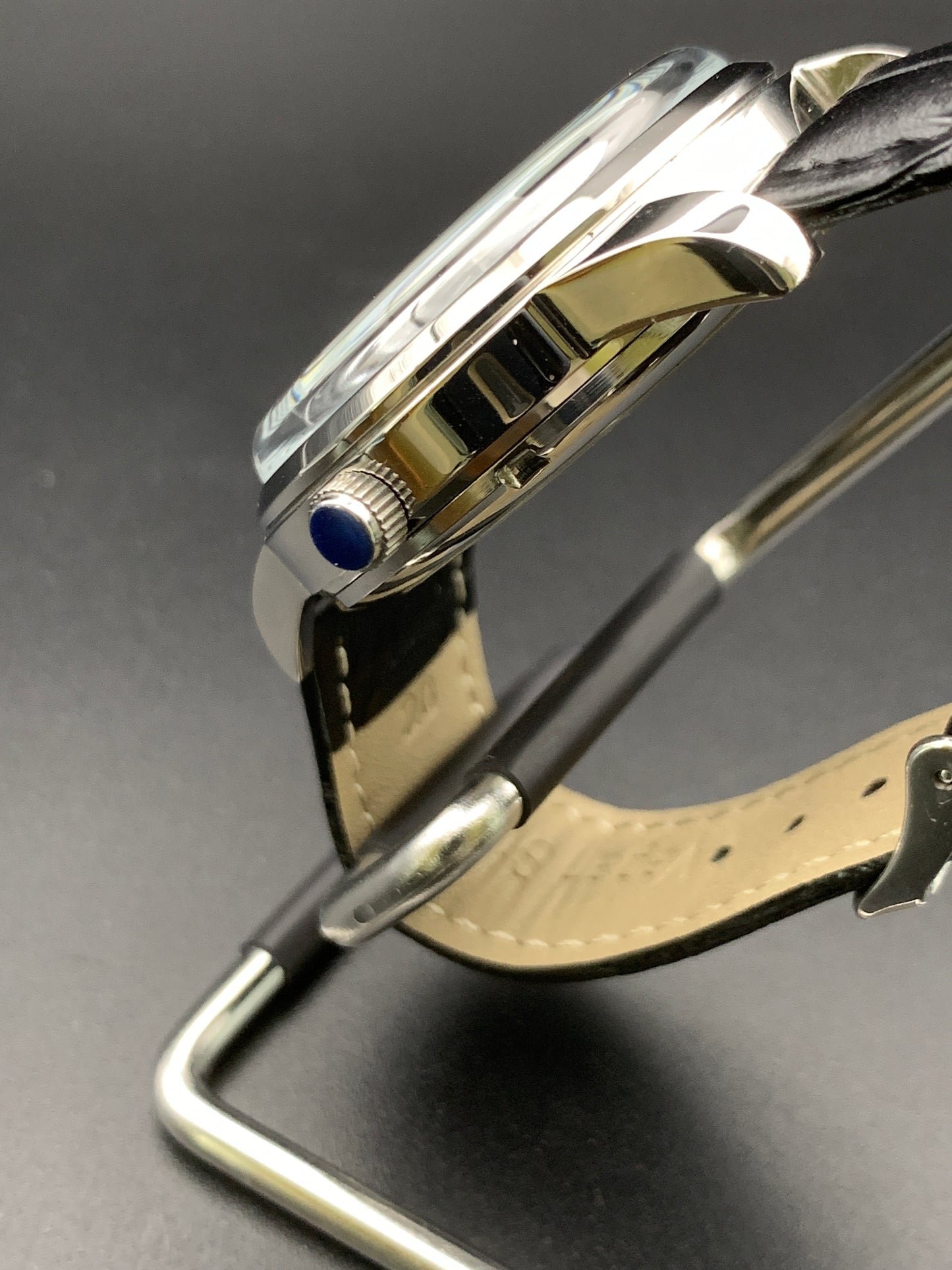 Stunning Mother of Pearl Domed Crystal Dress Watch. Seiko NH35
