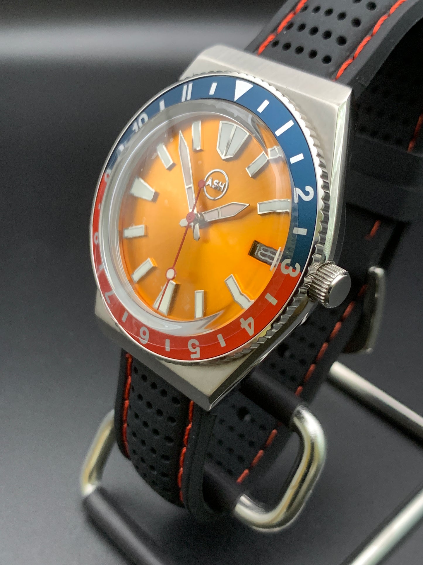 Pogue Style Retro Dive Watch. Seiko NH35