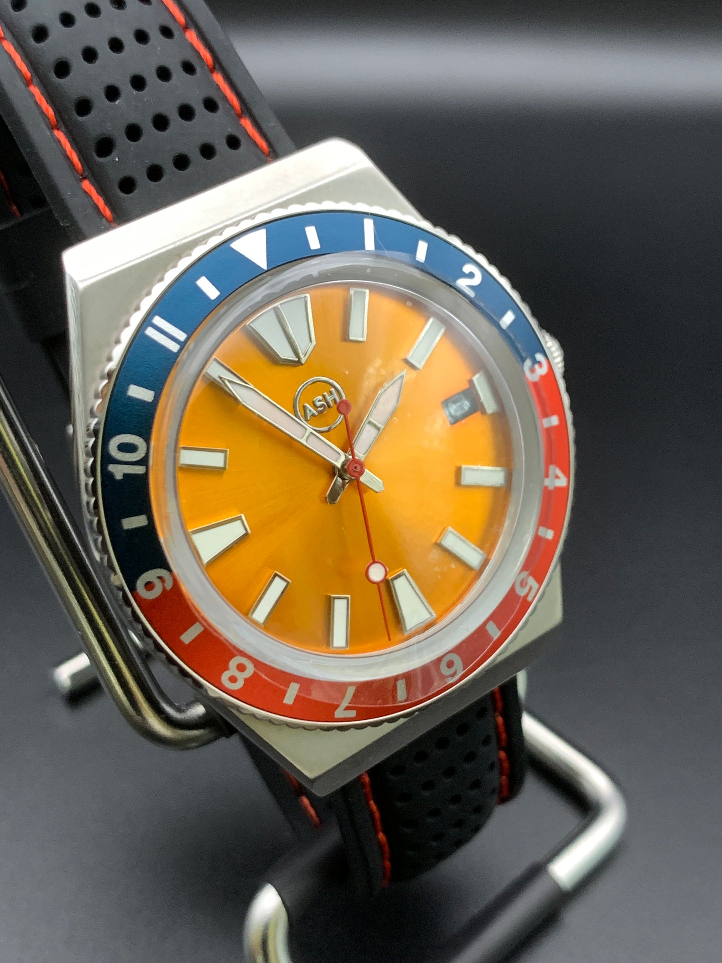 Pogue Style Retro Dive Watch. Seiko NH35
