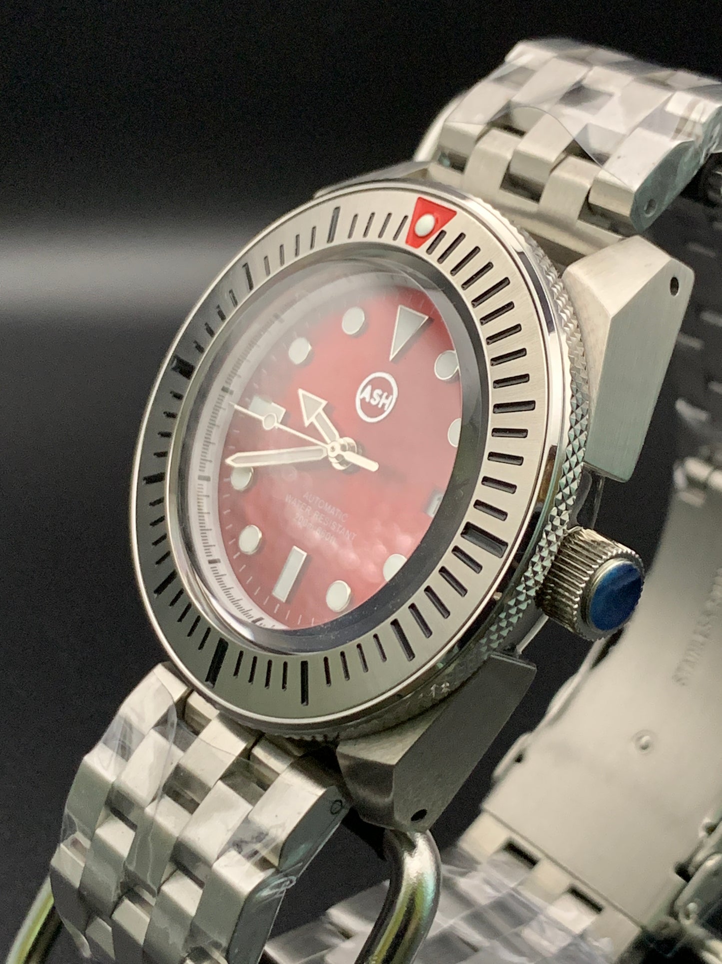 Crimson King Samurai Style. Brushed Bracelet. Seiko NH35 Automatic