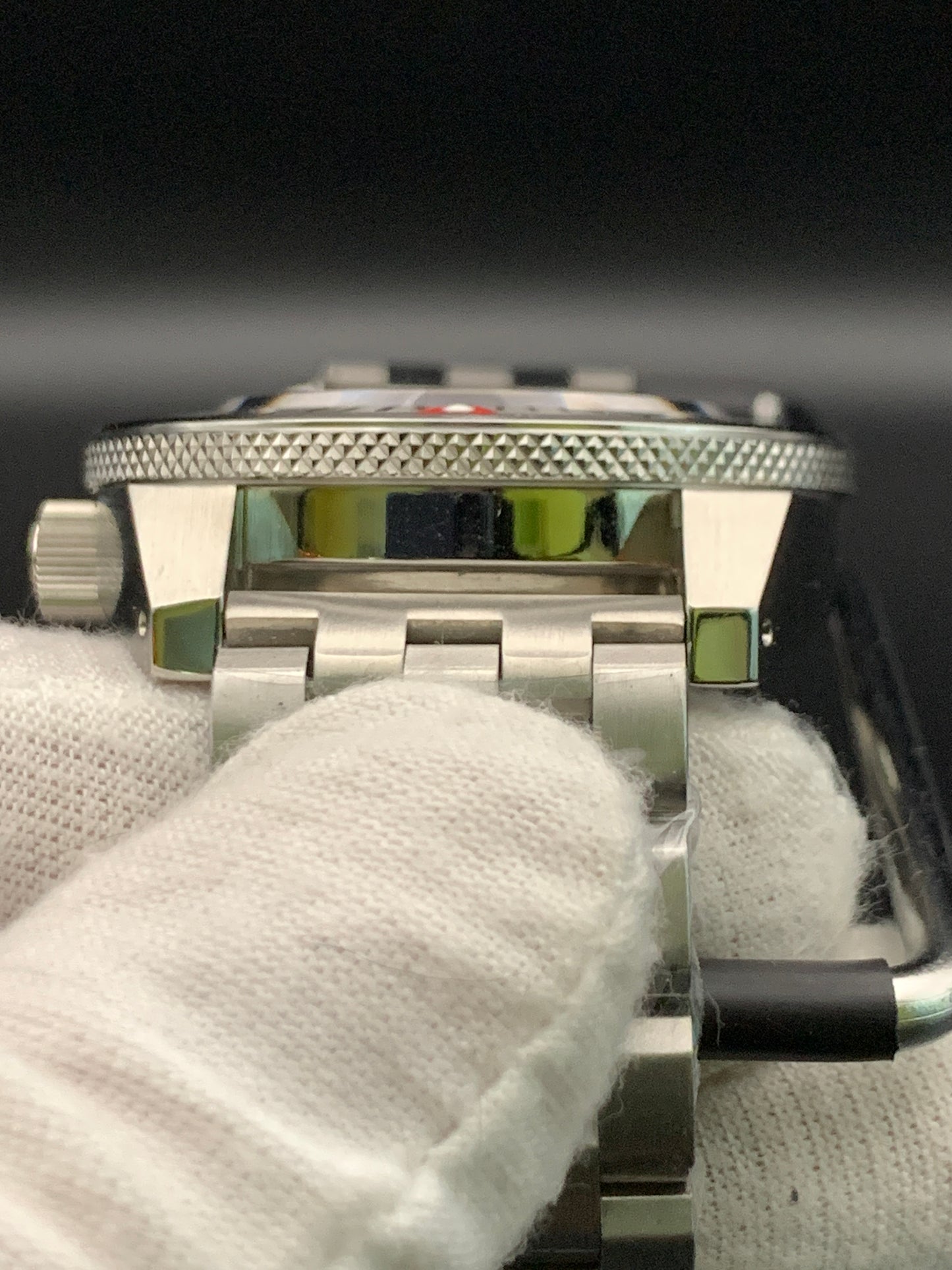 Crimson King Samurai Style. Brushed Bracelet. Seiko NH35 Automatic