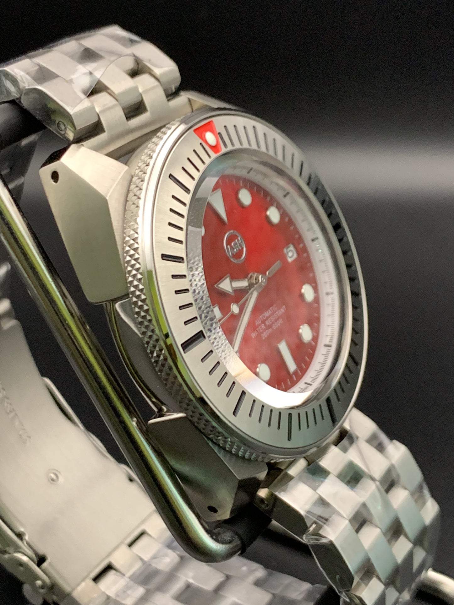 Crimson King Samurai Style. Brushed Bracelet. Seiko NH35 Automatic