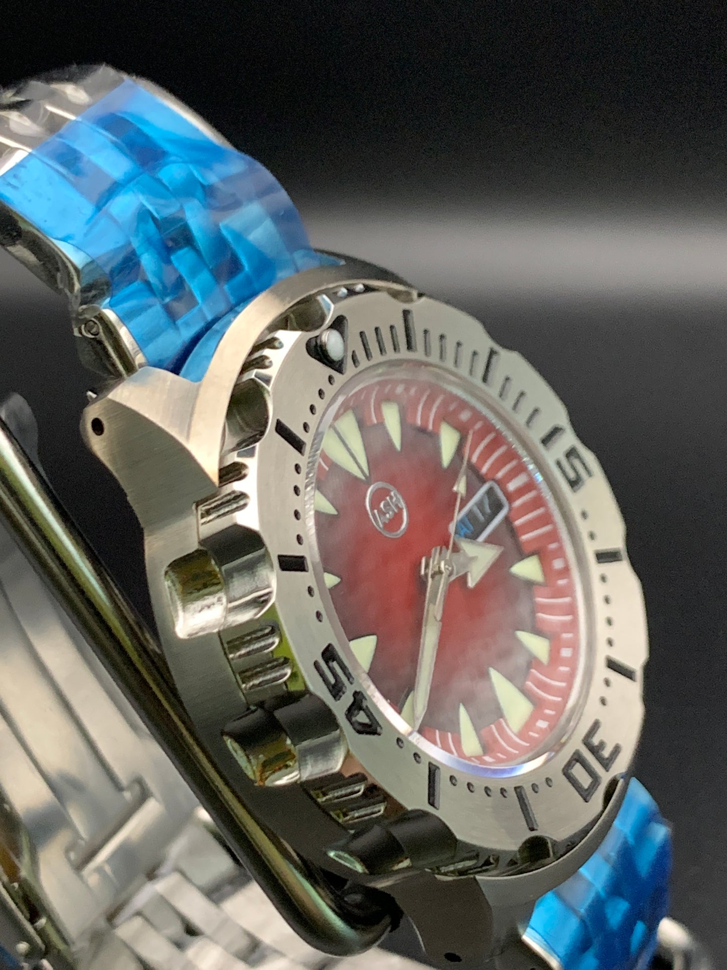 Vicious Monster Wristwatch. Seiko NH36 Automatic. Polished Bracelet.