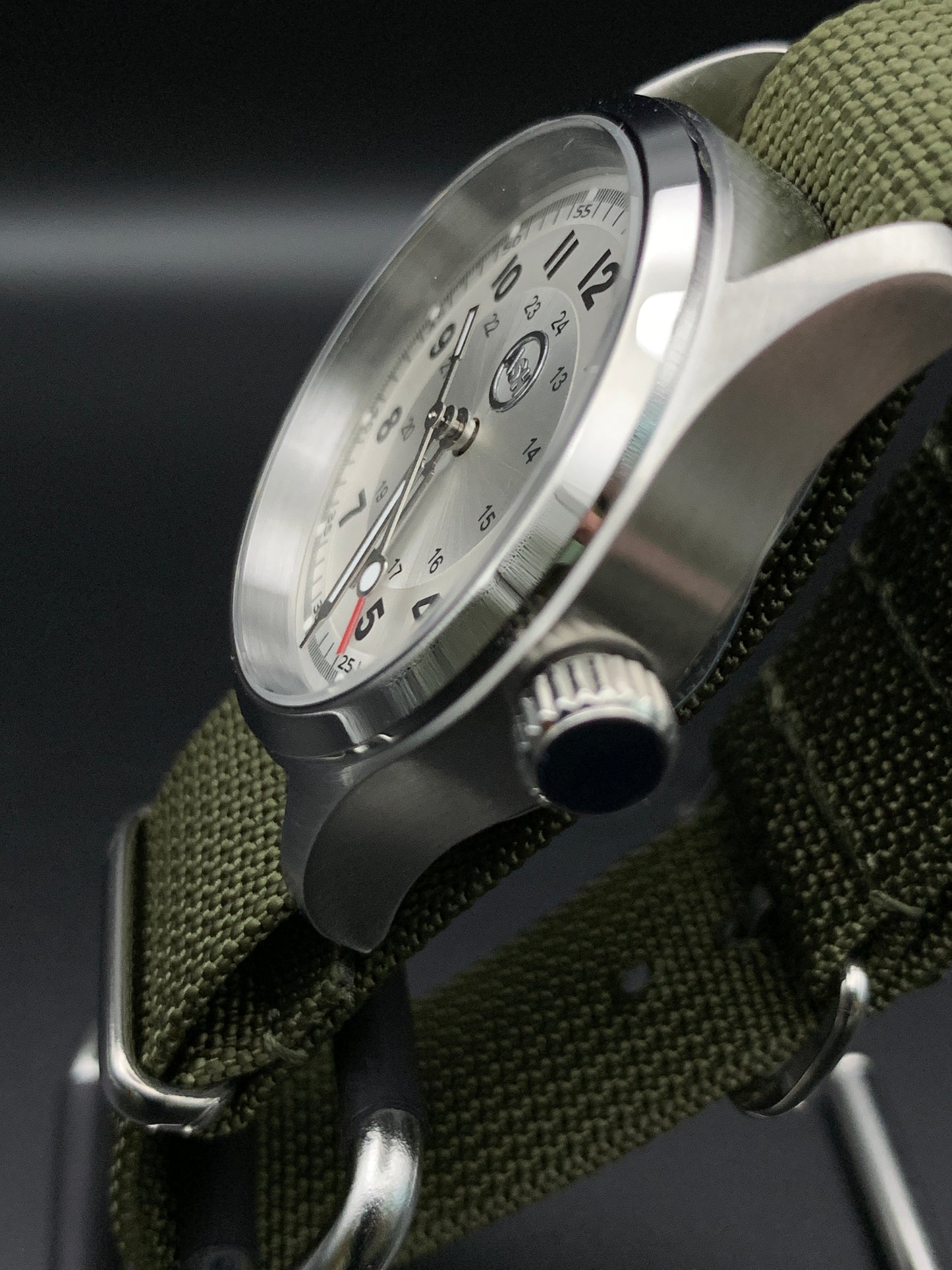 36mm Silver Sunray Field Watch. Seiko NH38 Automatic