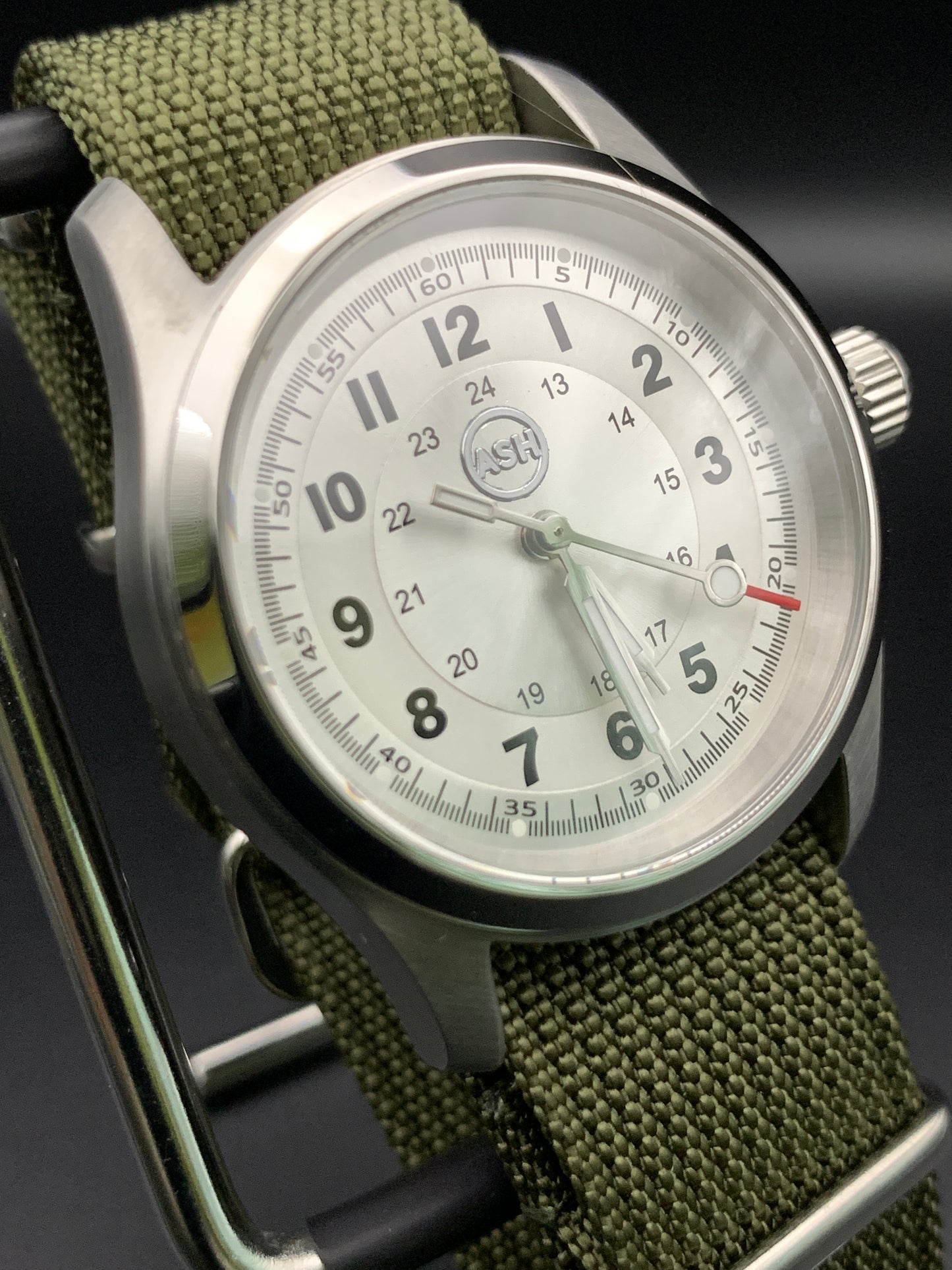 36mm Silver Sunray Field Watch. Seiko NH38 Automatic