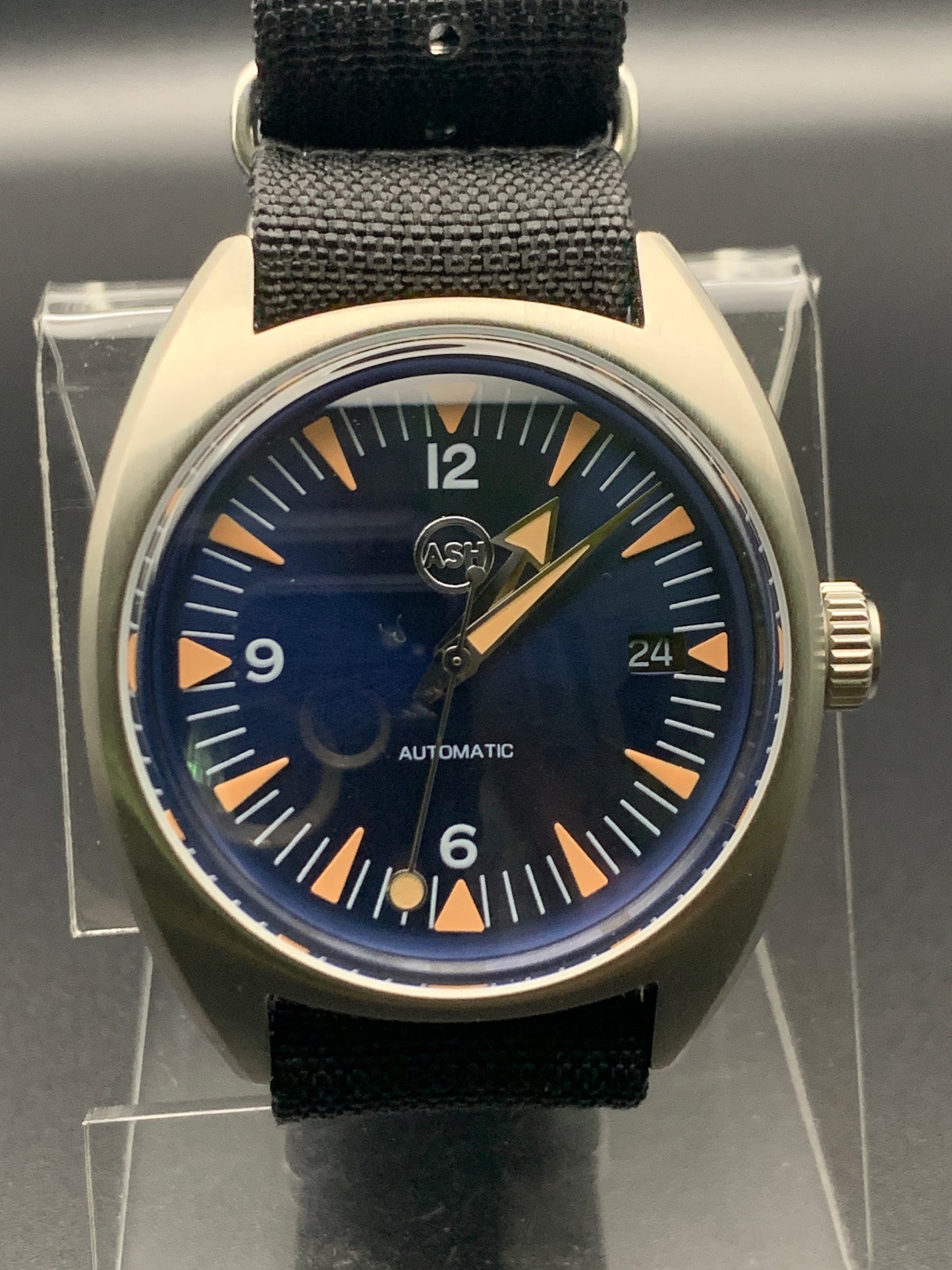 Blue sunray 39mm sport watch. Domed sapphire. Seiko NH35