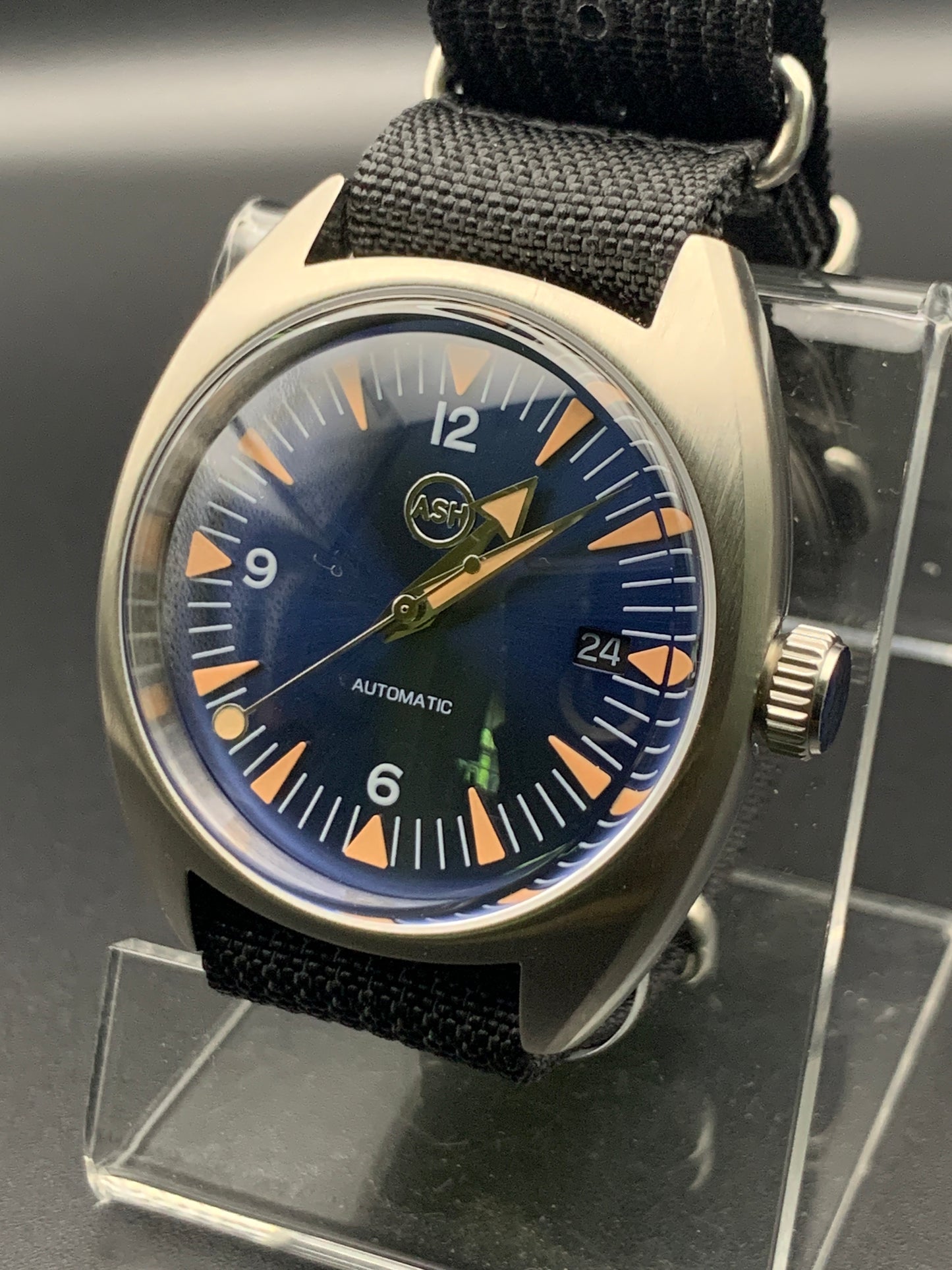Blue sunray 39mm sport watch. Domed sapphire. Seiko NH35