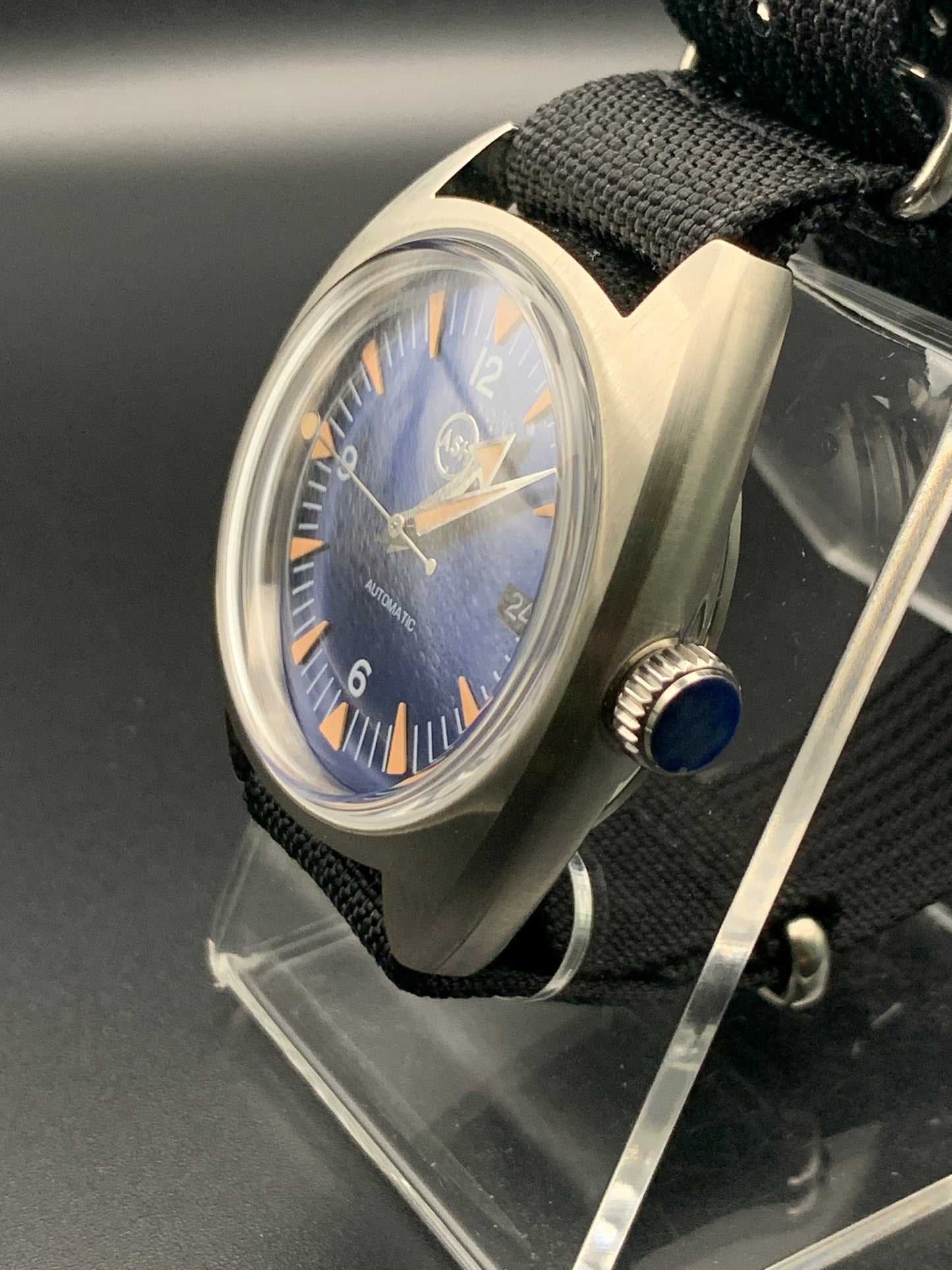Blue sunray 39mm sport watch. Domed sapphire. Seiko NH35