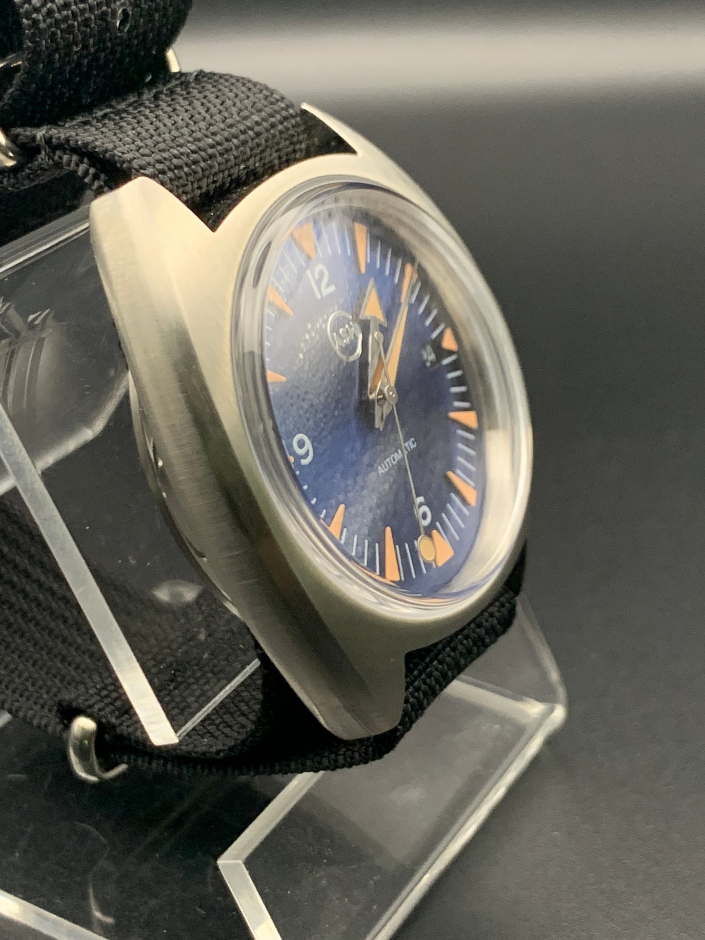 Blue sunray 39mm sport watch. Domed sapphire. Seiko NH35