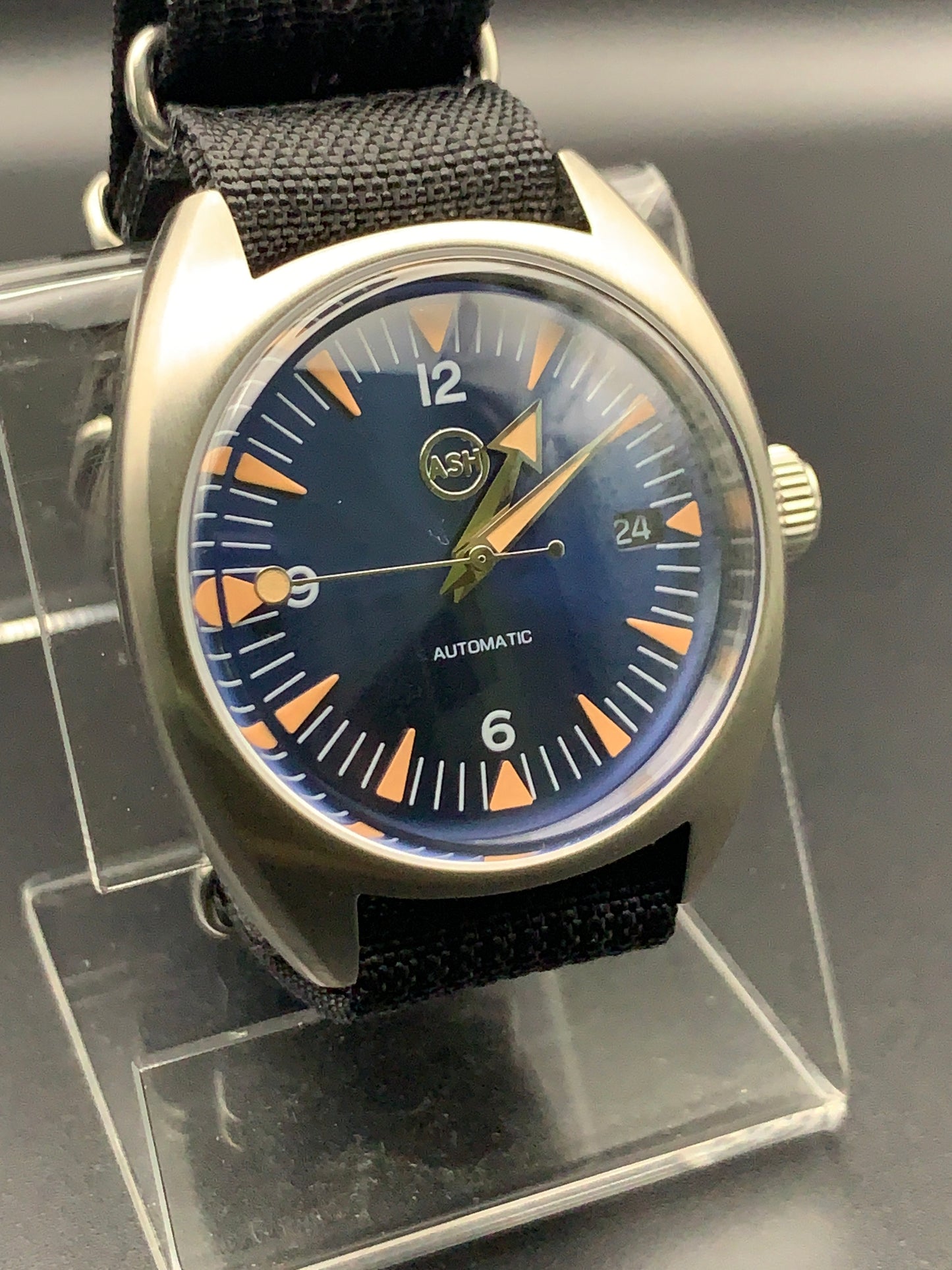 Blue sunray 39mm sport watch. Domed sapphire. Seiko NH35