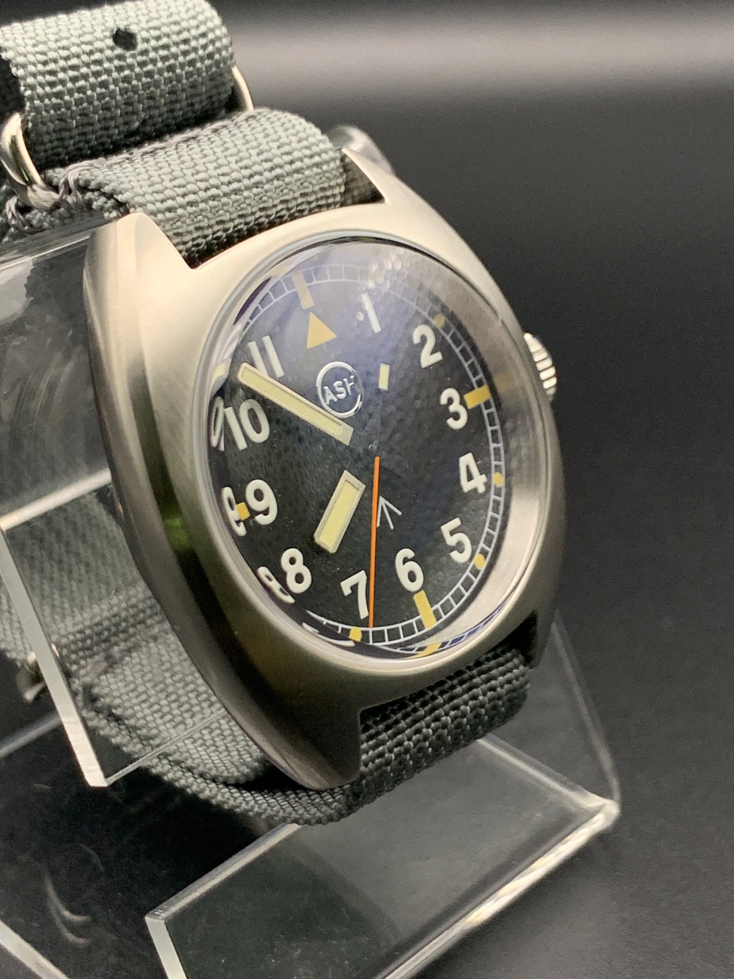 36mm Classic Aviator. Domed sapphire. Seiko NH38
