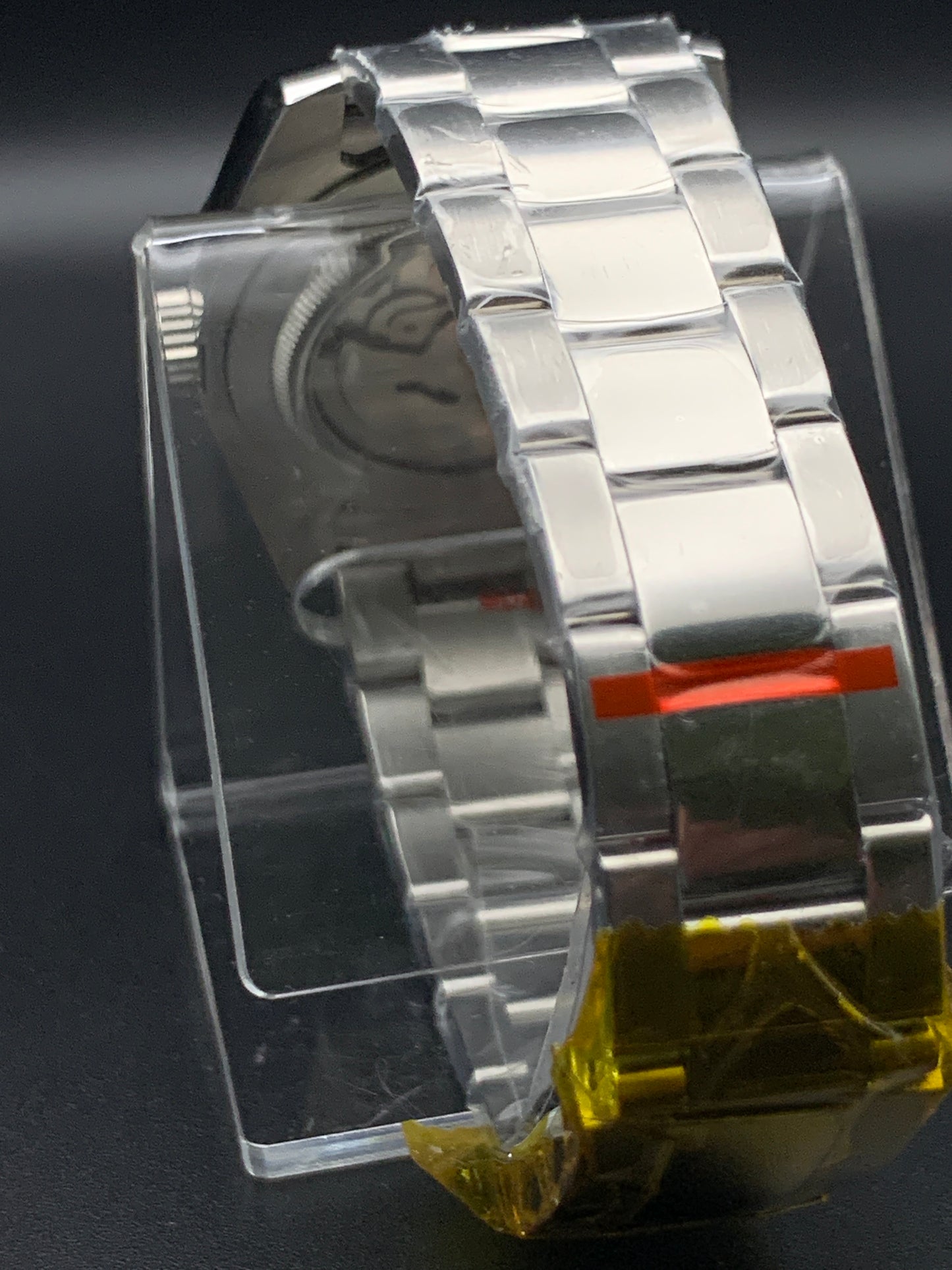 Fuchsia mother of pearl sport watch. Fluted bezel. Bracelet. Seiko NH38. Sapphire crystal.
